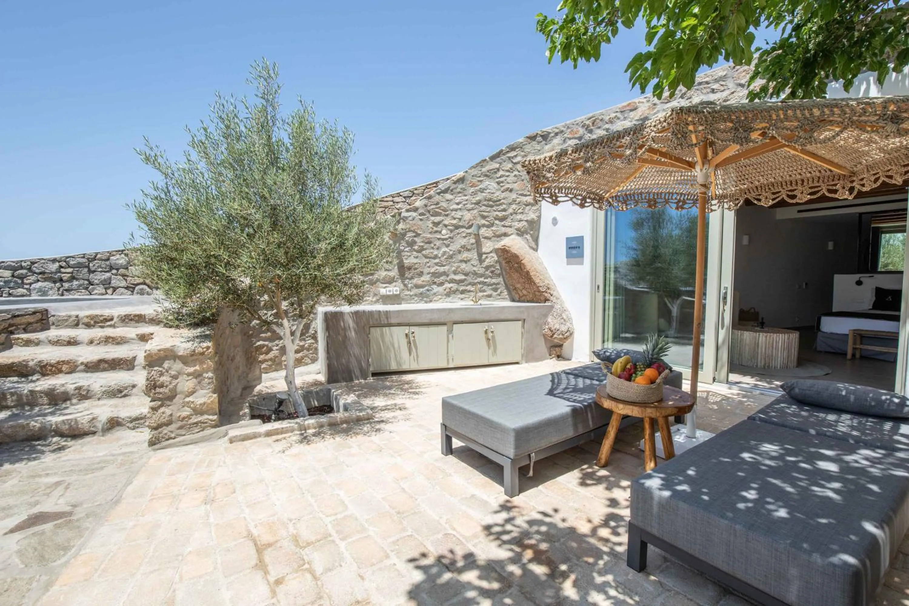 Facade/entrance in Ikies of Mykonos