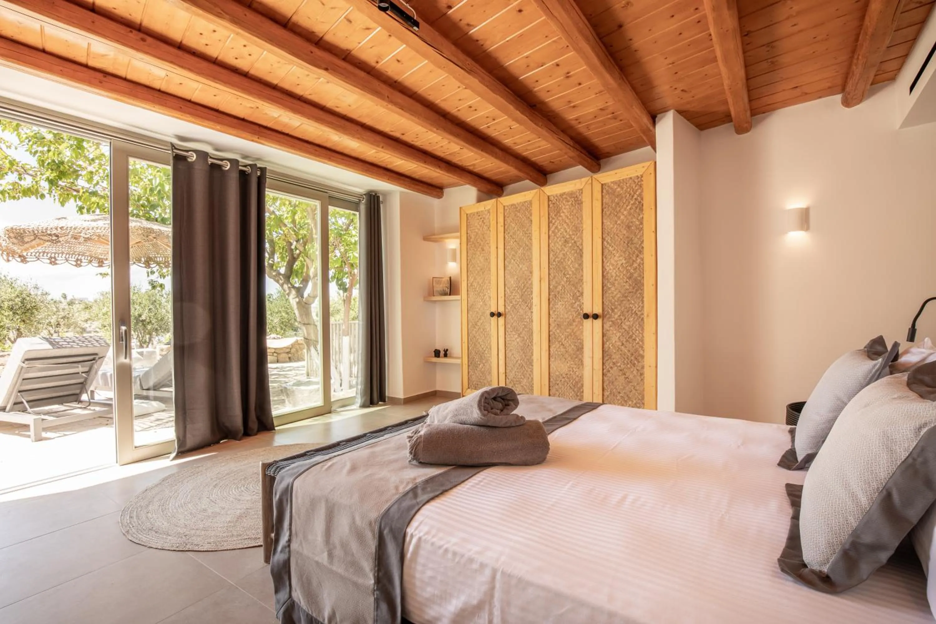 Bedroom, Bed in Ikies of Mykonos