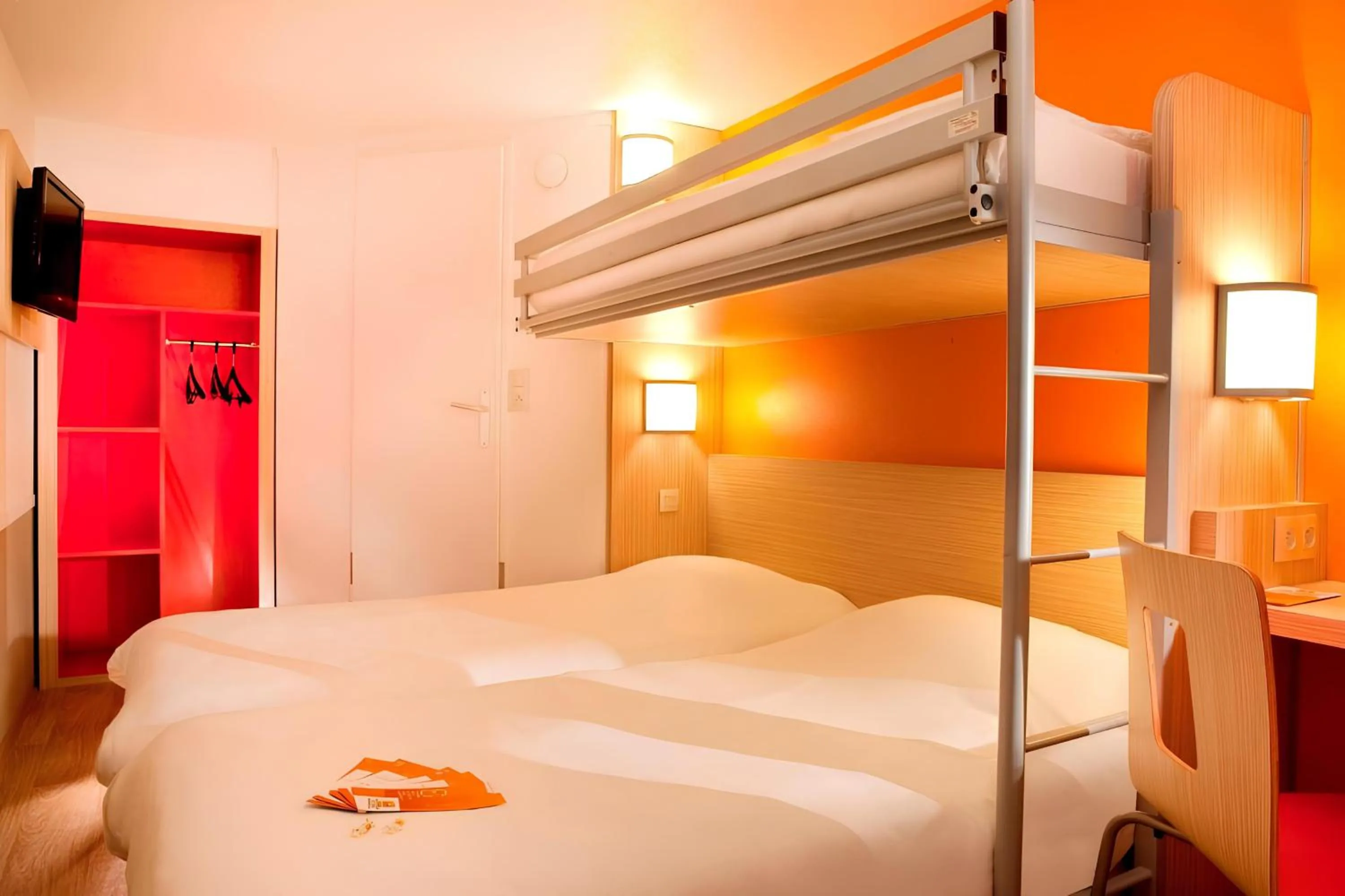 Bed in Premiere Classe Reims Sud - Bezannes