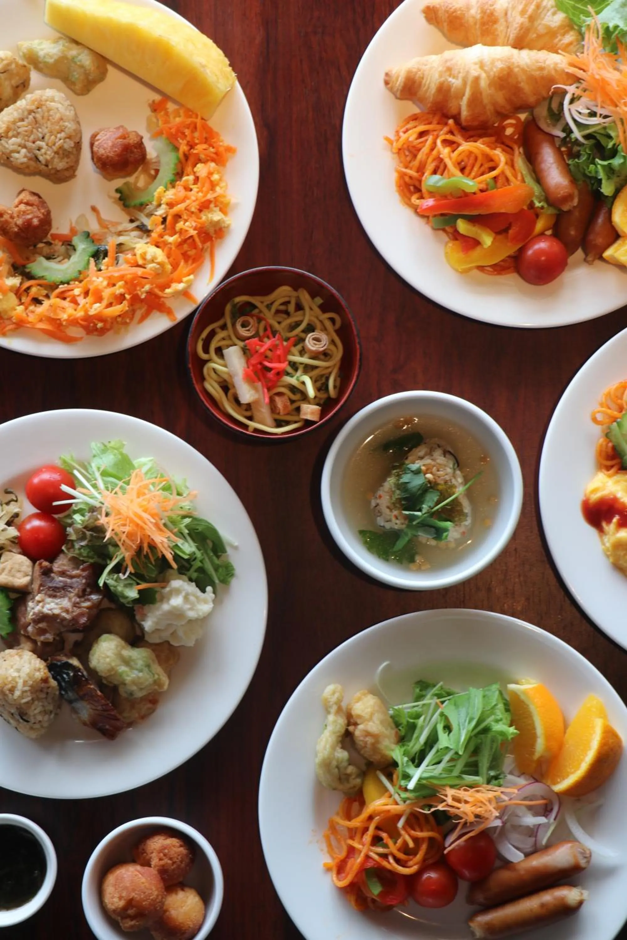 Restaurant/places to eat in Hotel East China Sea