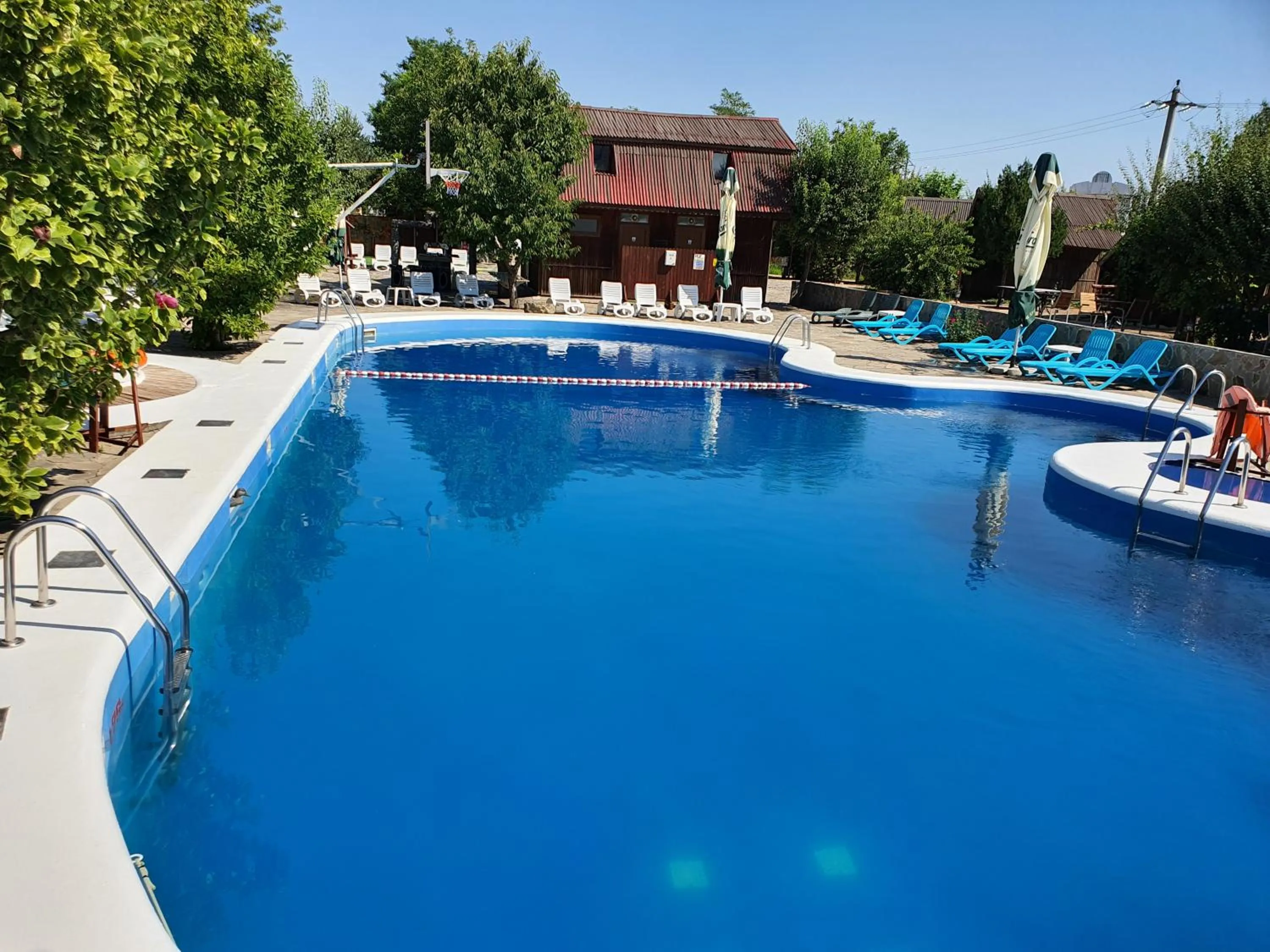 Swimming pool in Lotca Fermecată - Lotka Fermecată