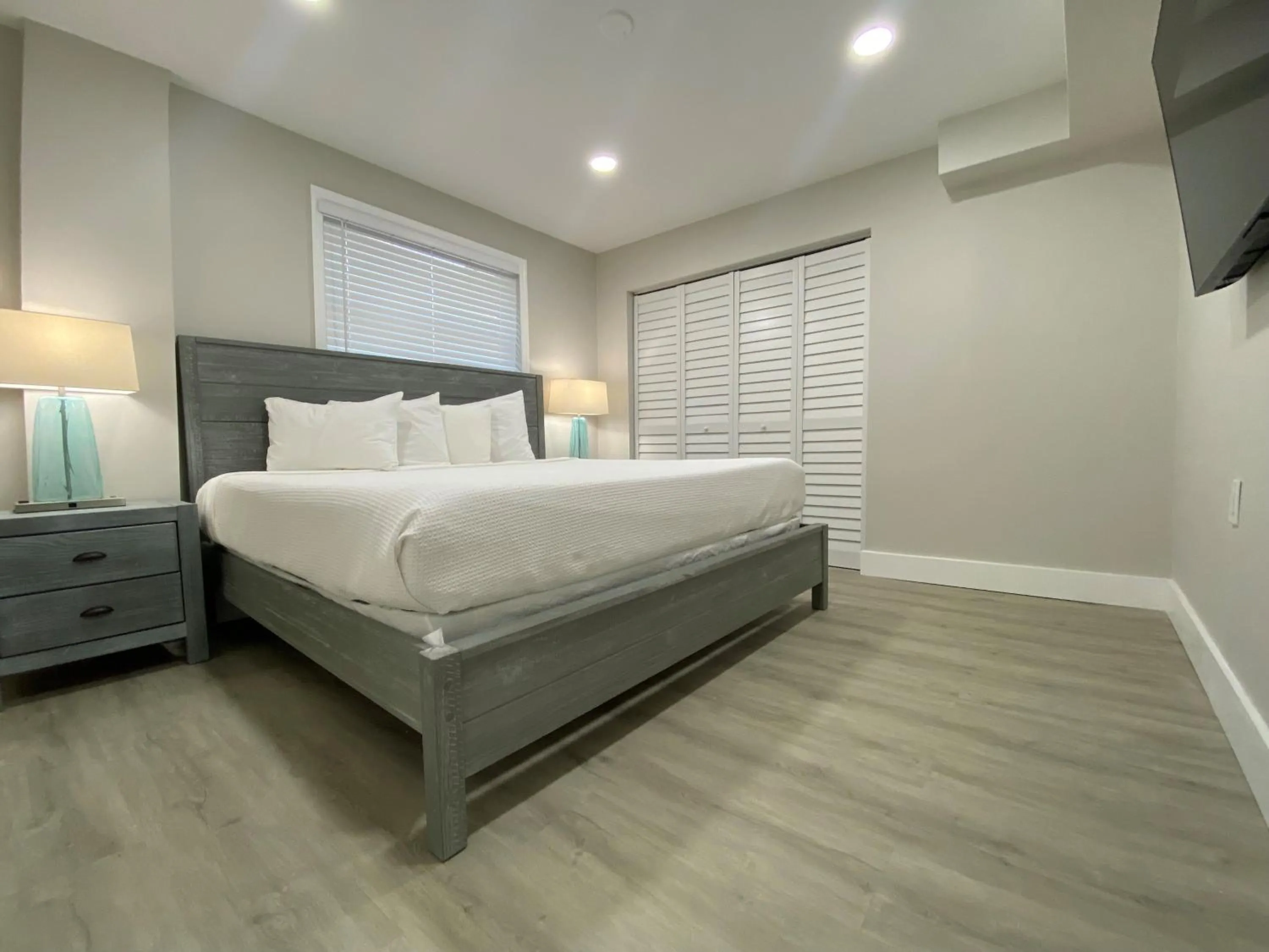 Bed in Amoray Dive Resort