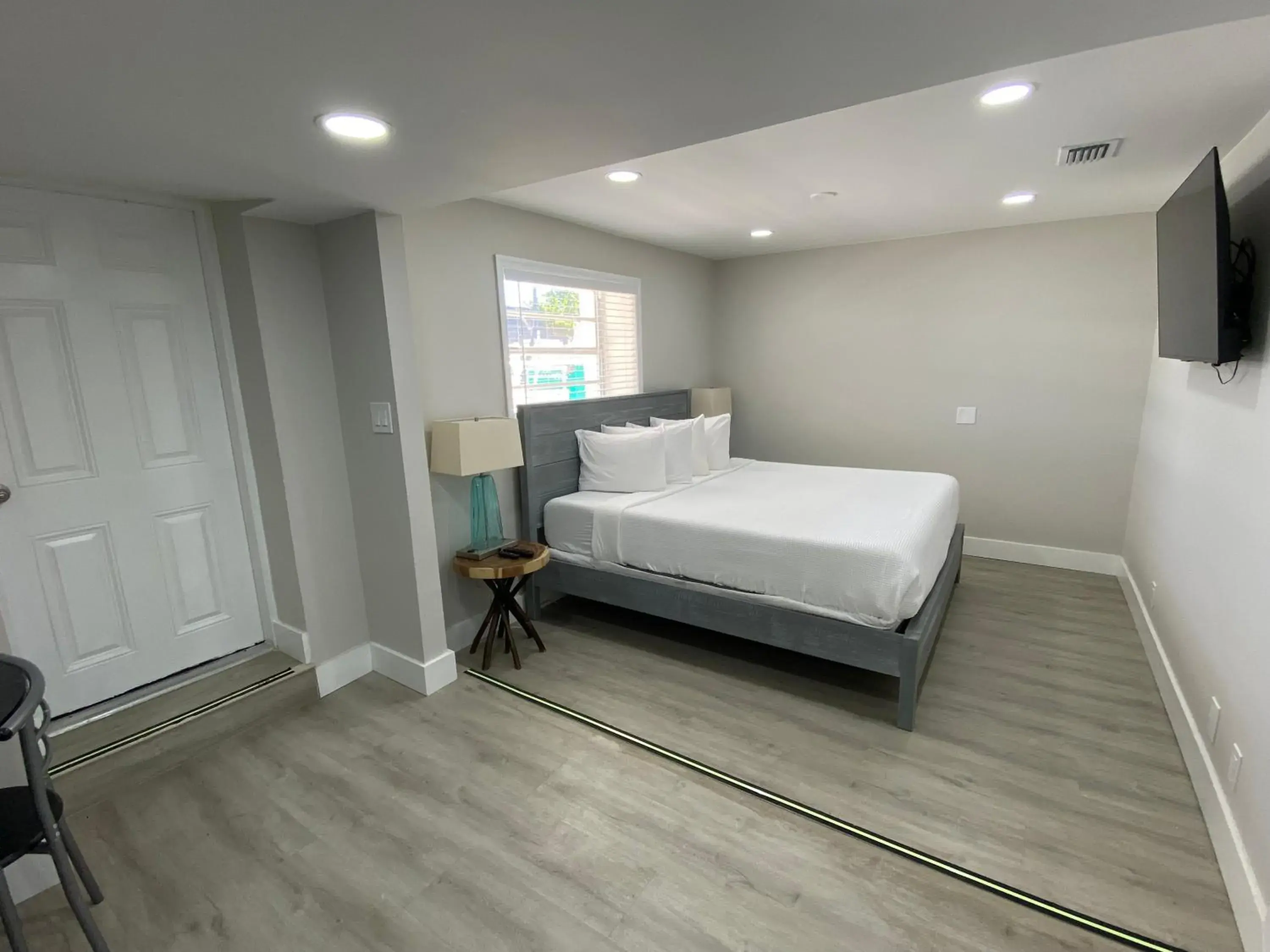 Bed in Amoray Dive Resort Bed in Amoray Dive Resort