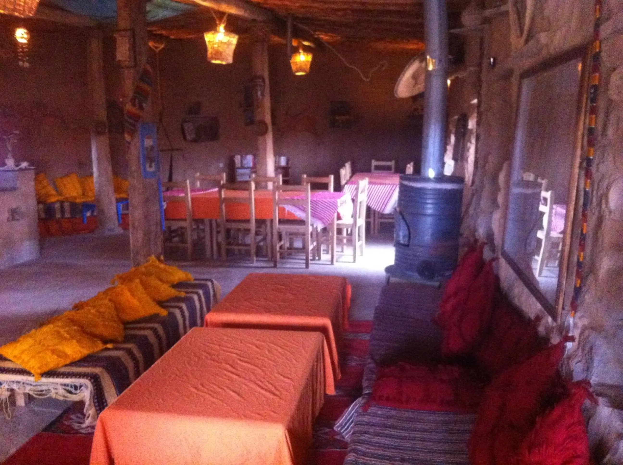 Restaurant/places to eat in Maison Boutchrafine