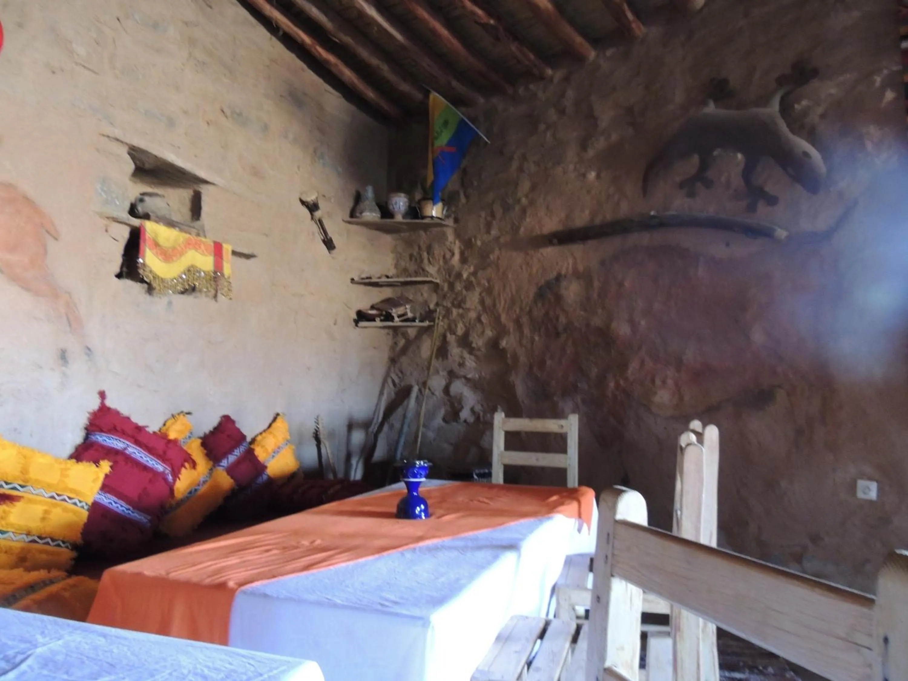 Lounge or bar, Bed in Maison Boutchrafine