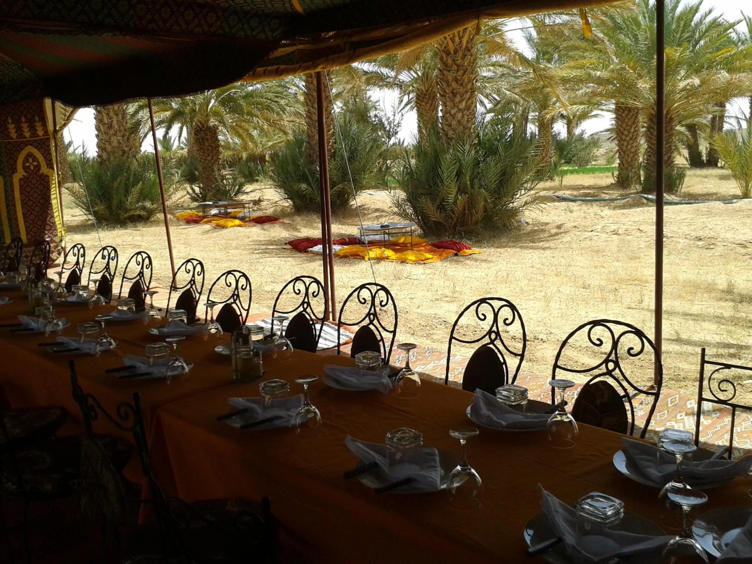 Lounge or bar in Maison Boutchrafine