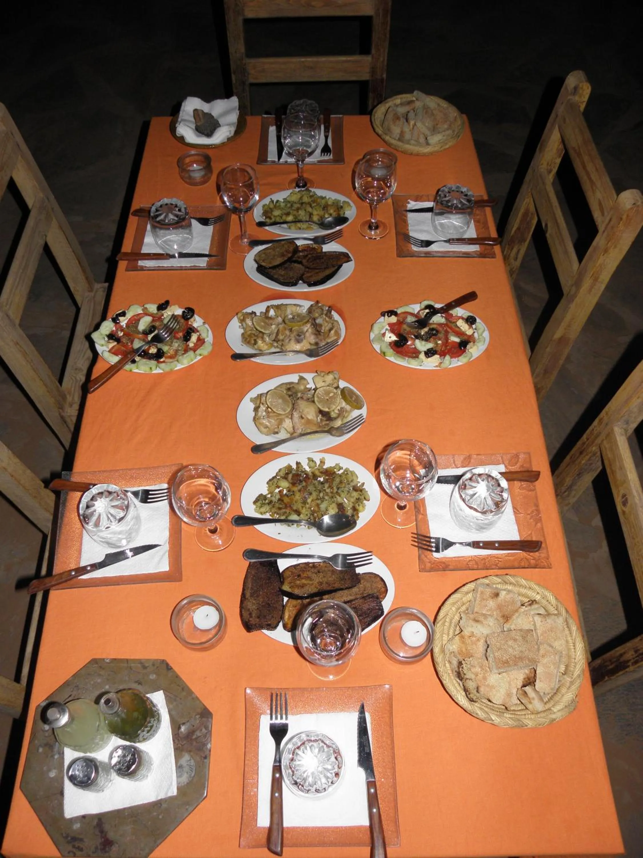 Restaurant/places to eat in Maison Boutchrafine