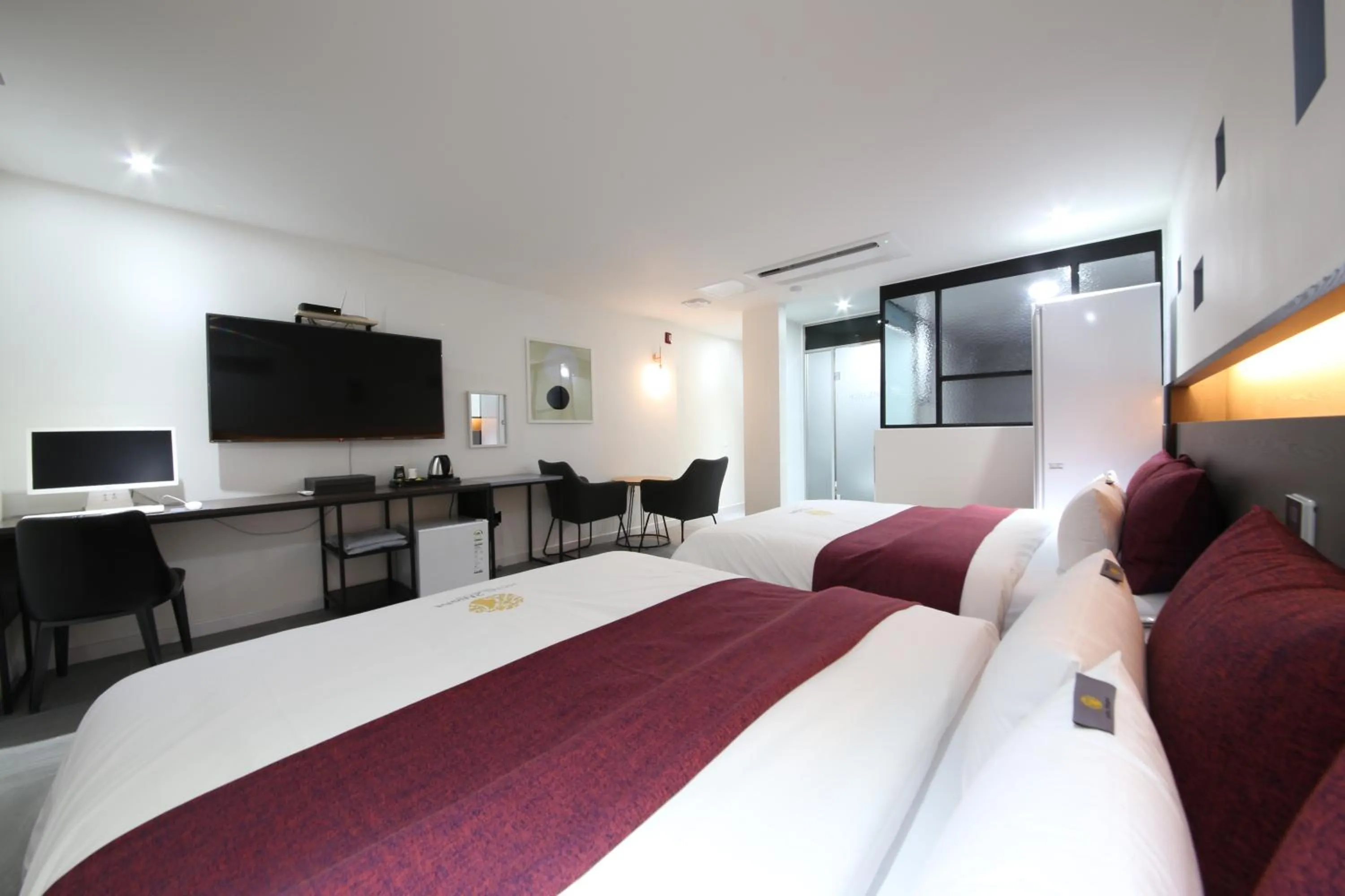 Bed in 2Night Business Hotel