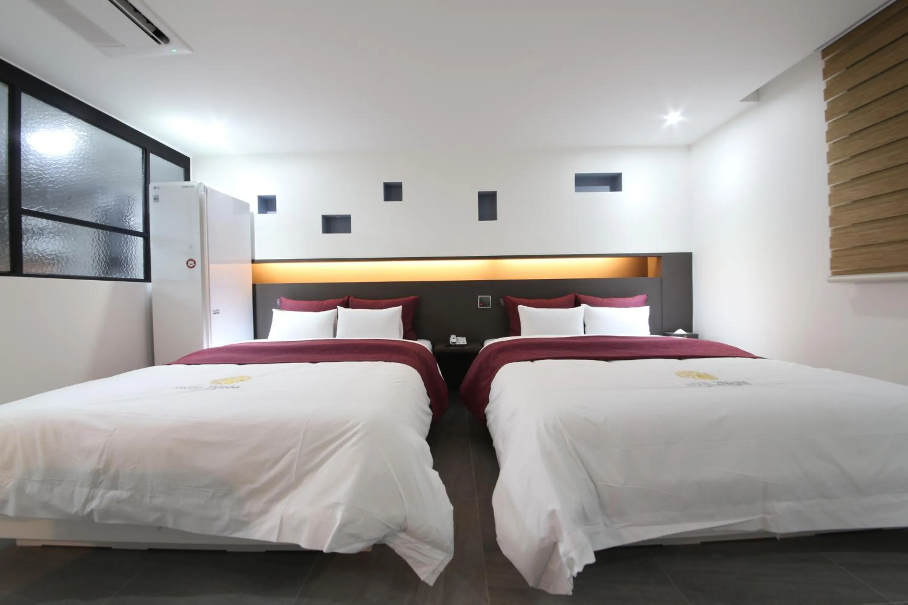 Bed in 2Night Business Hotel