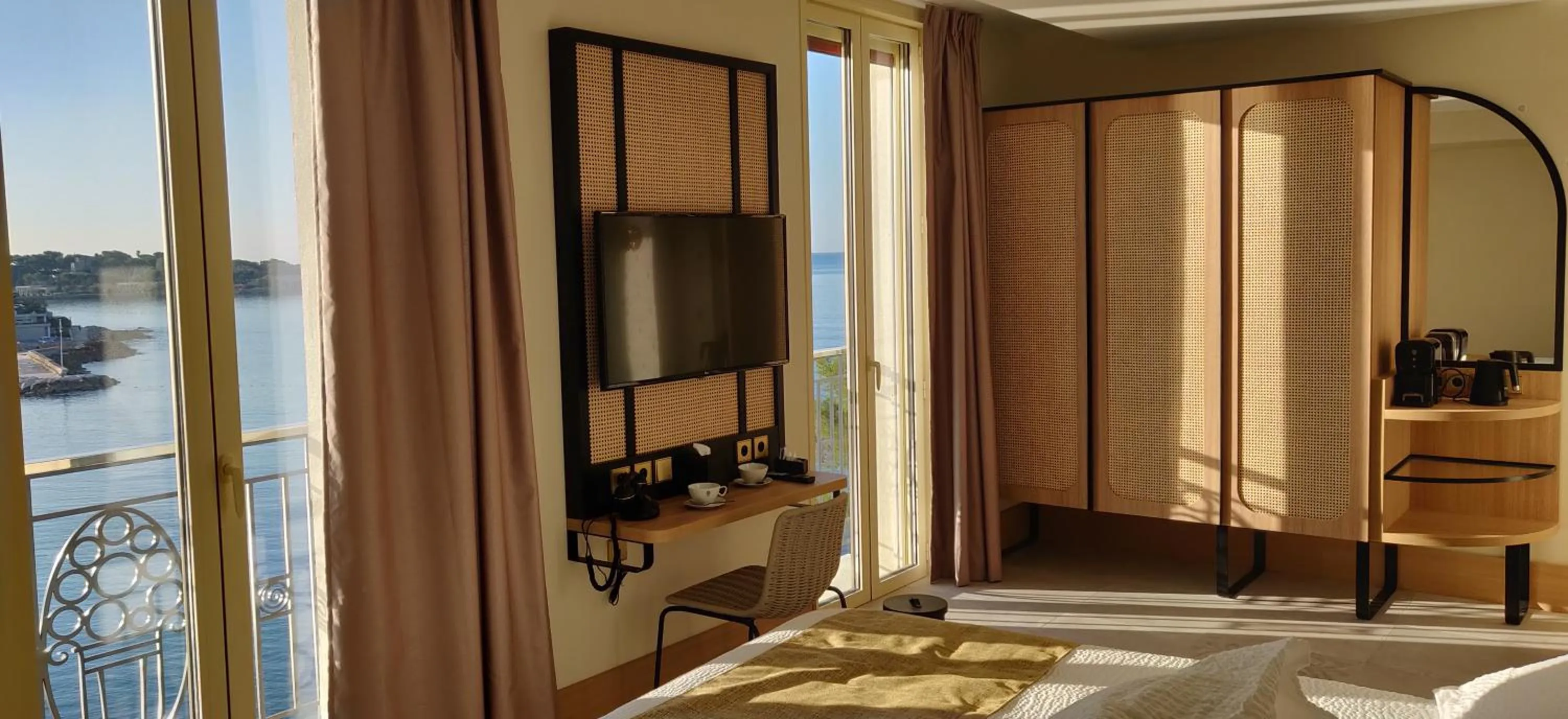 Bedroom, Bed in Splendid Hôtel & Spa