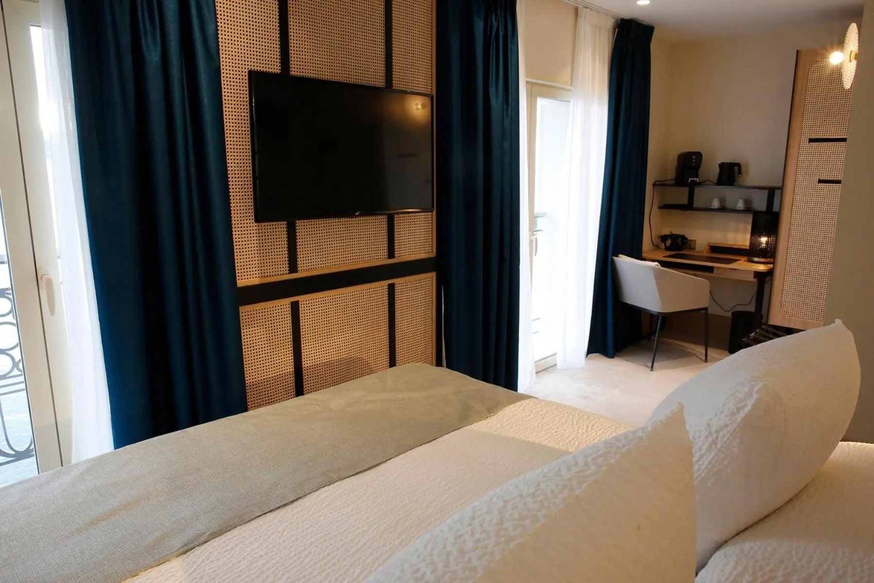 Photo of the whole room, Bed in Splendid Hôtel & Spa