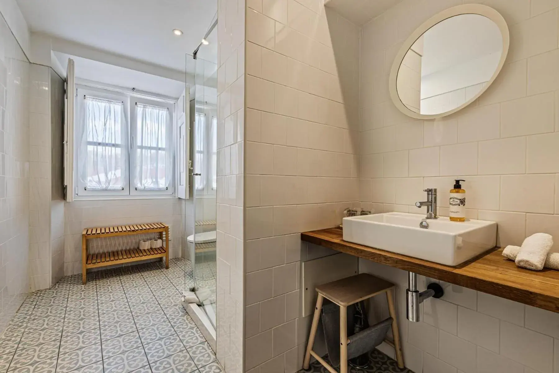 Twin or Double Room with Private Bathroom in Lavradores Boutique Guesthouse Twin or Double Room with Private Bathroom in Lavradores Boutique Guesthouse