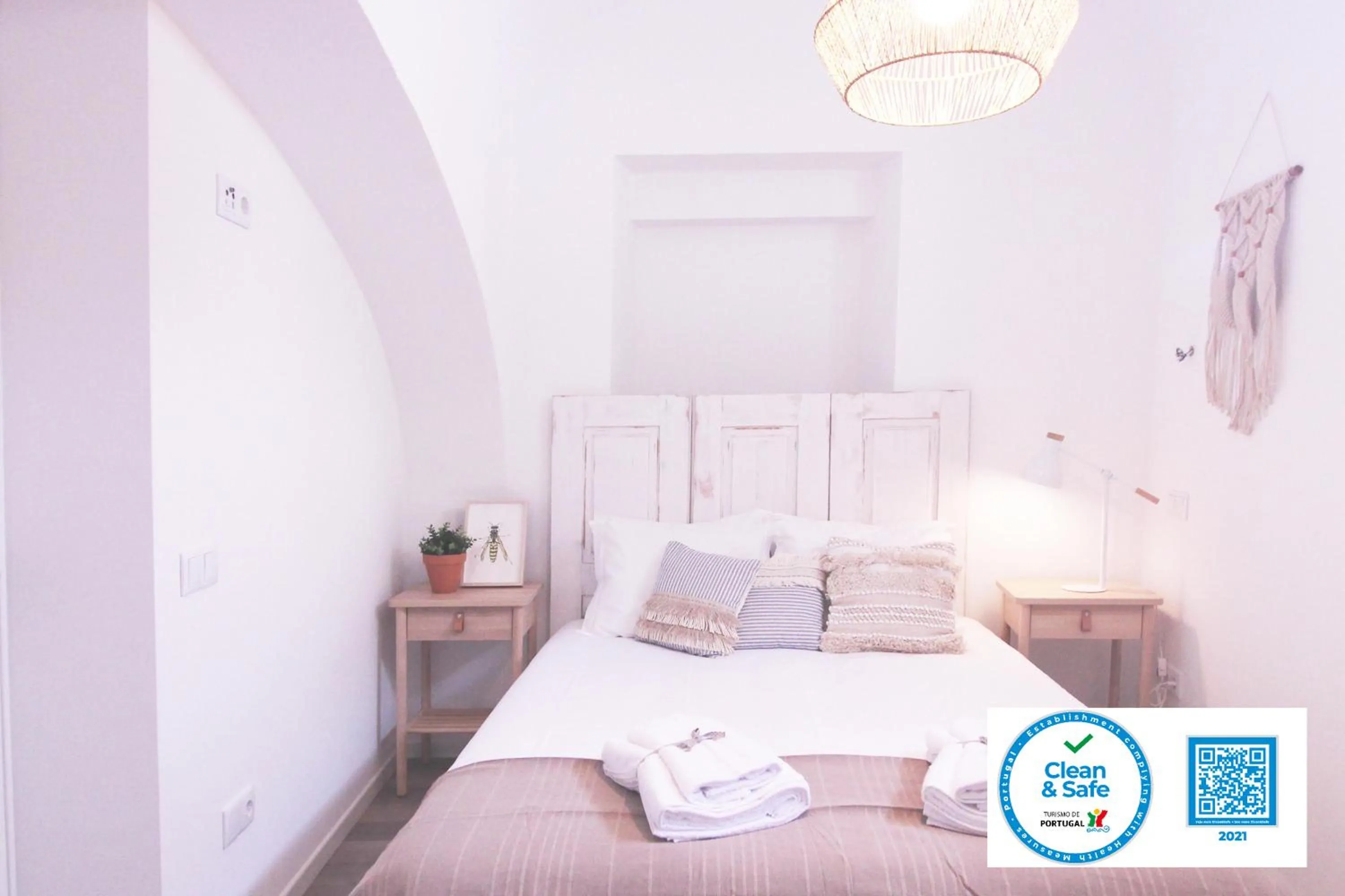 Bed in Lavradores Boutique Guesthouse