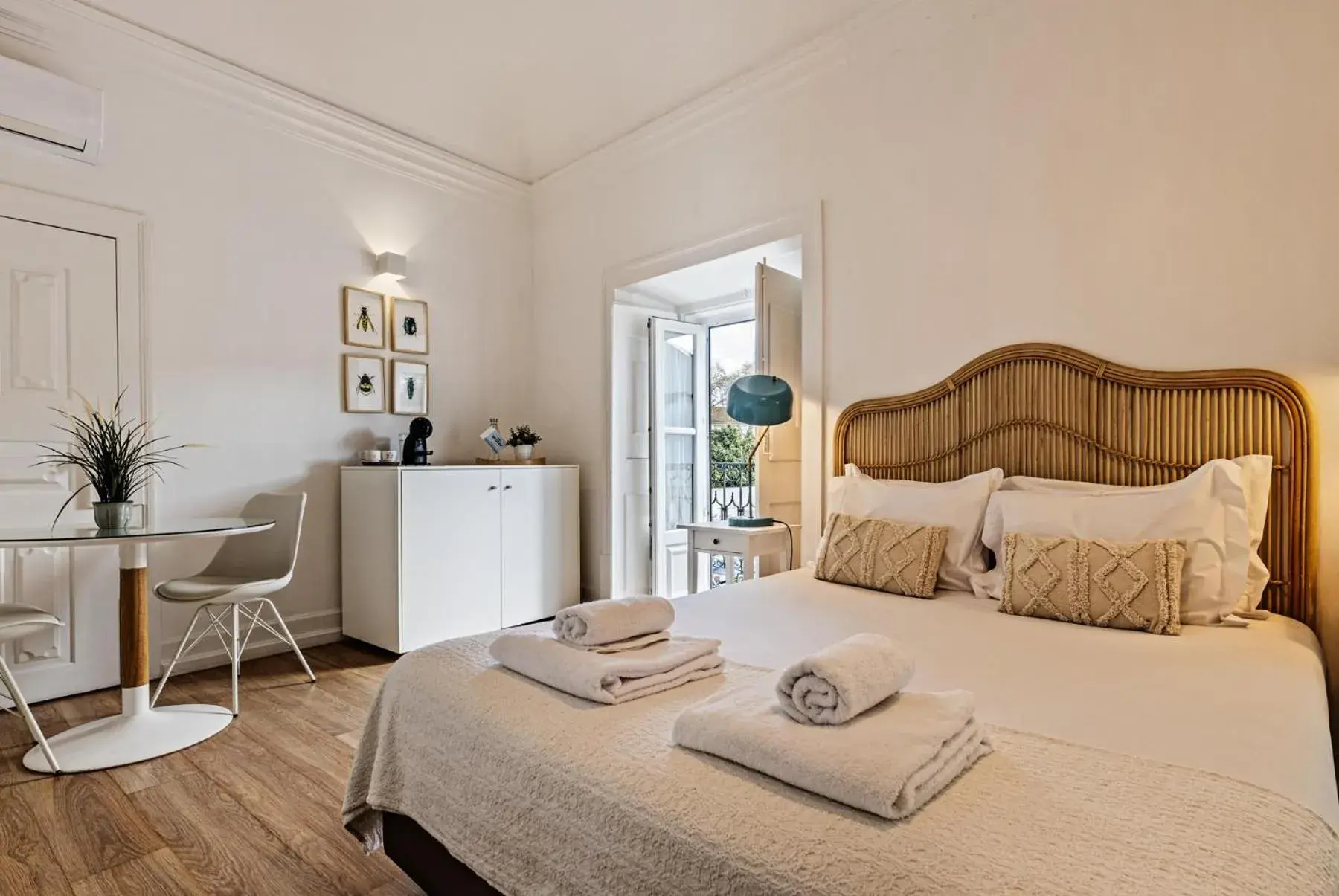 Deluxe Double Room in Lavradores Boutique Guesthouse Deluxe Double Room in Lavradores Boutique Guesthouse