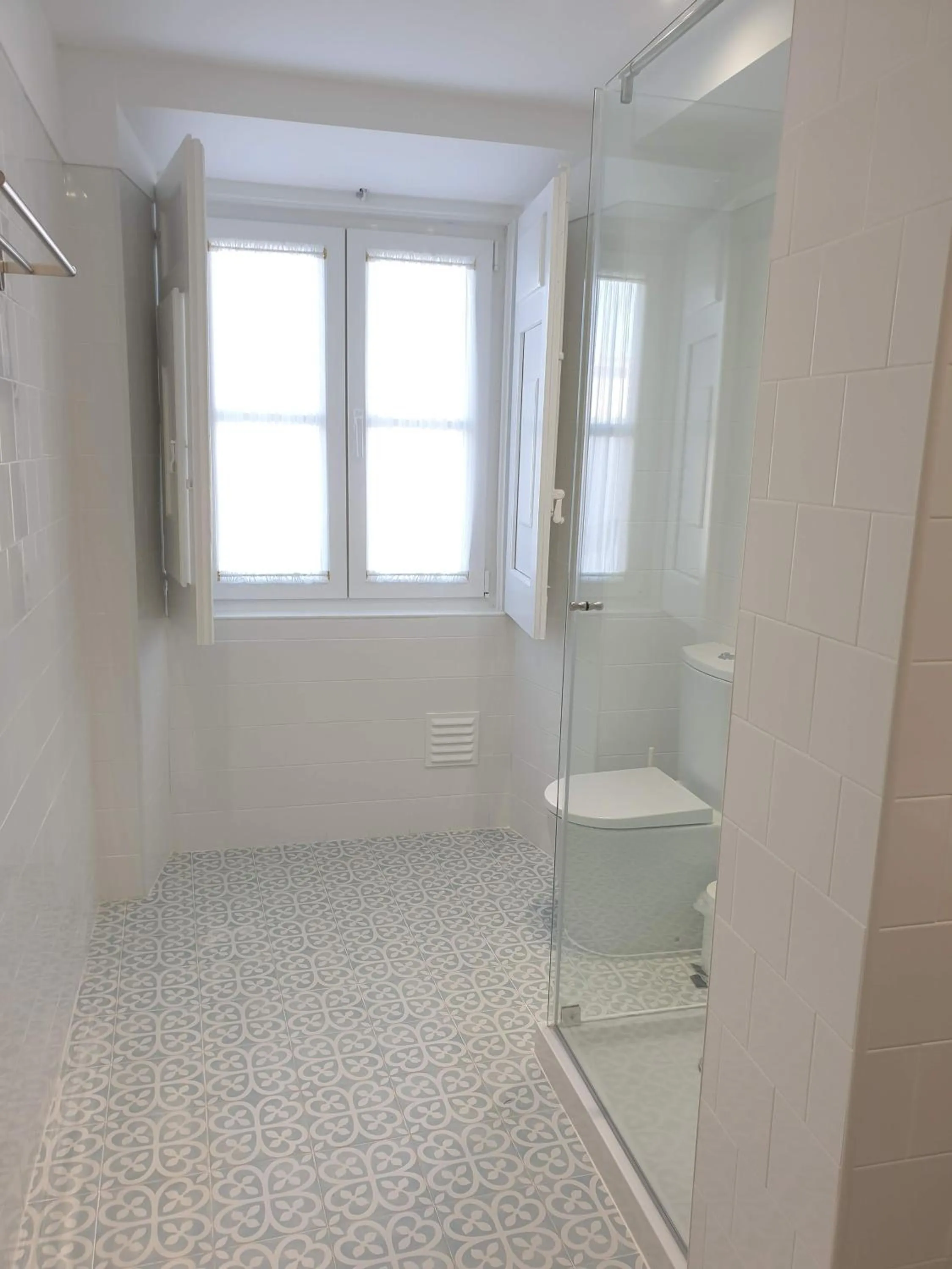 Shower in Lavradores Boutique Guesthouse