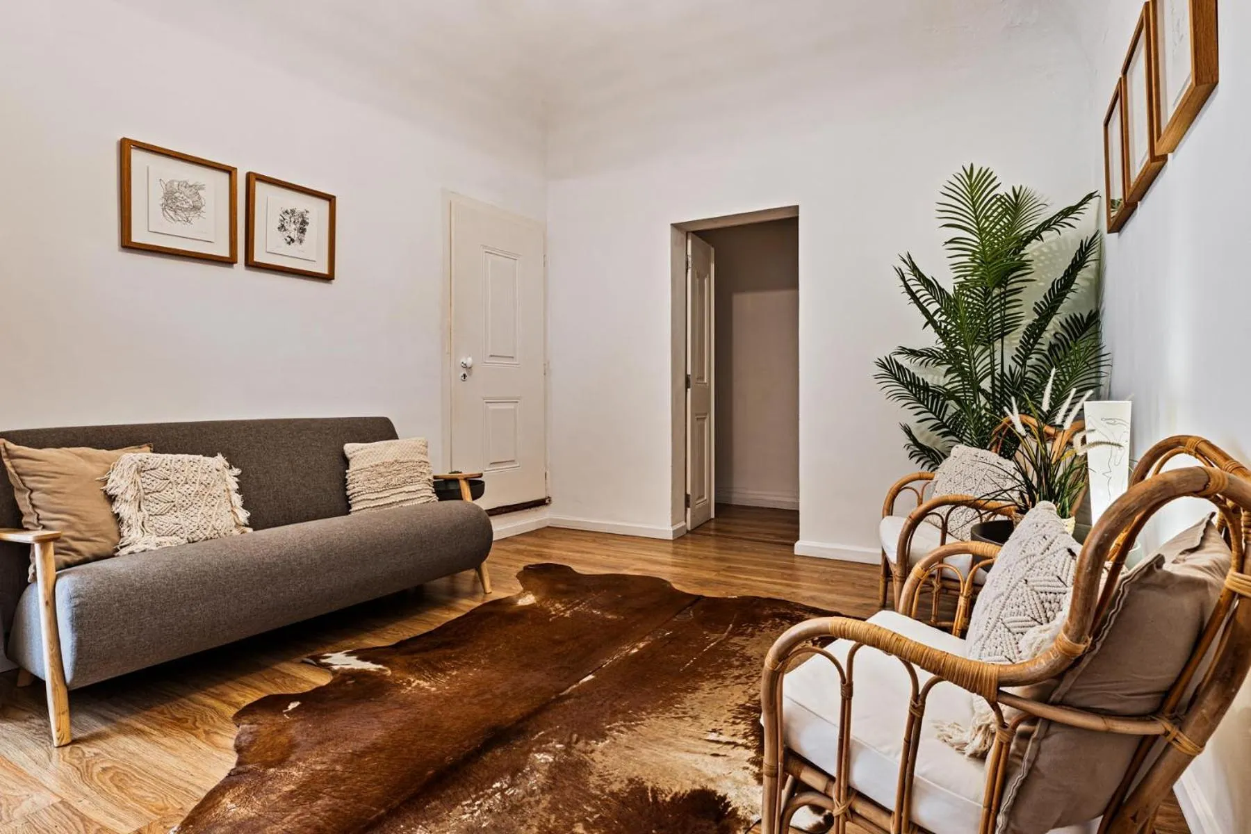 Communal lounge/ TV room in Lavradores Boutique Guesthouse