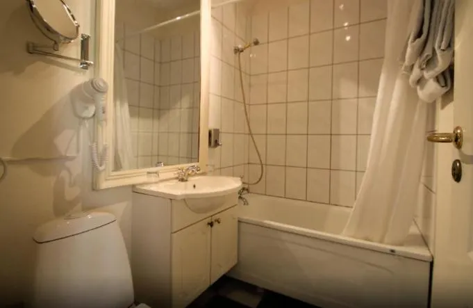 Bathroom in Hvedholm Slotshotel