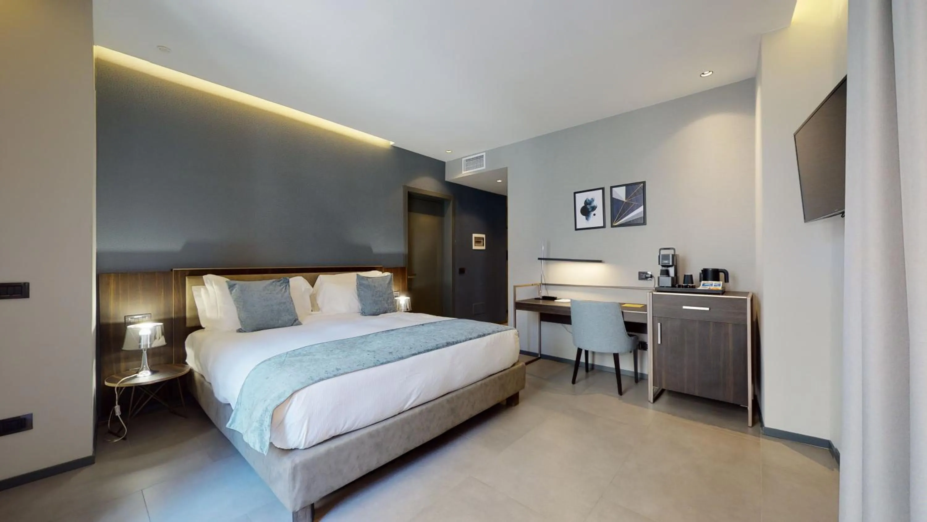 Photo of the whole room, Bed in GALLERIA The Smart Boutique APARTHOTEL By OSPITAMI