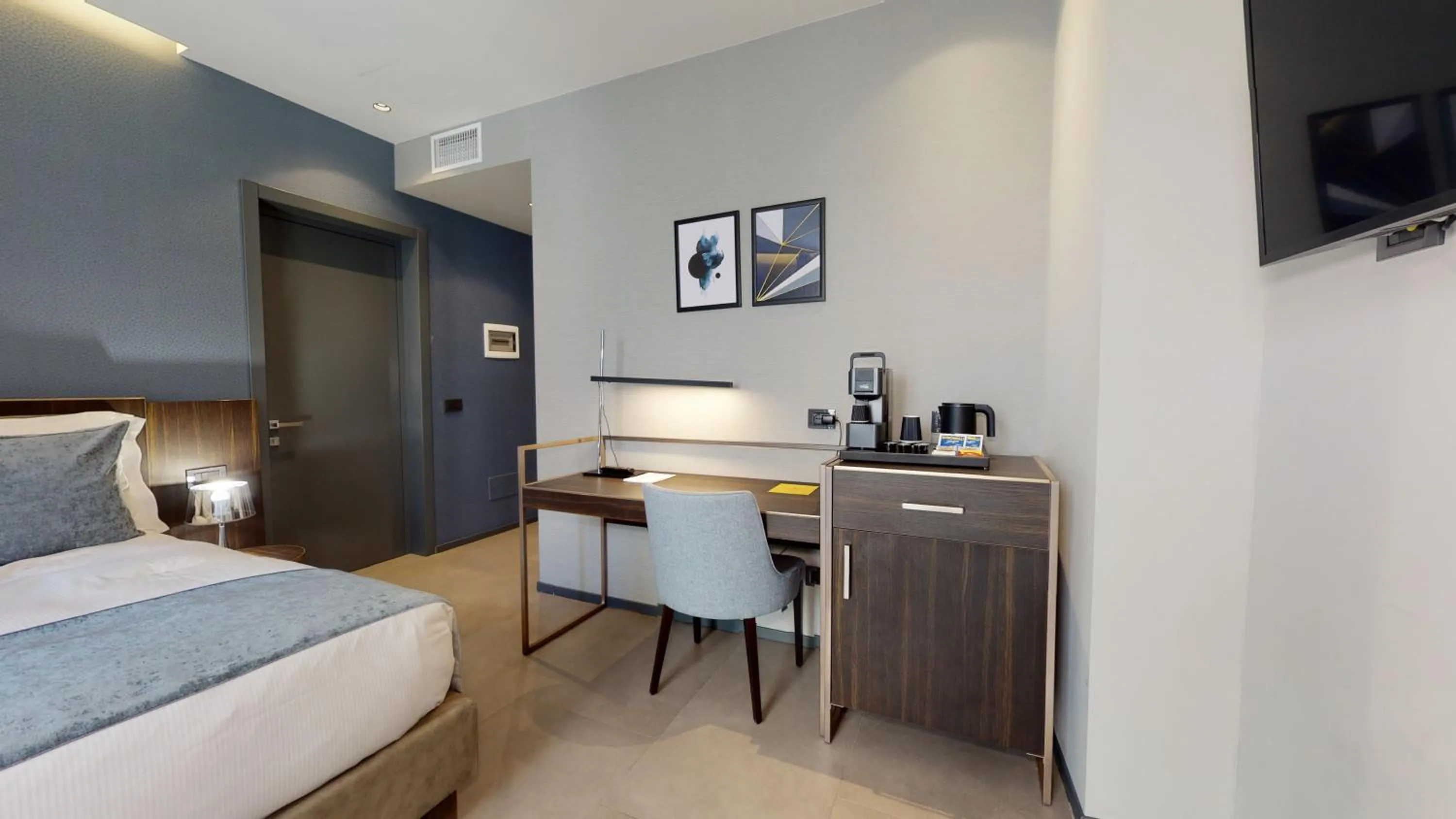 Coffee/tea facilities, Bed in GALLERIA The Smart Boutique APARTHOTEL By OSPITAMI
