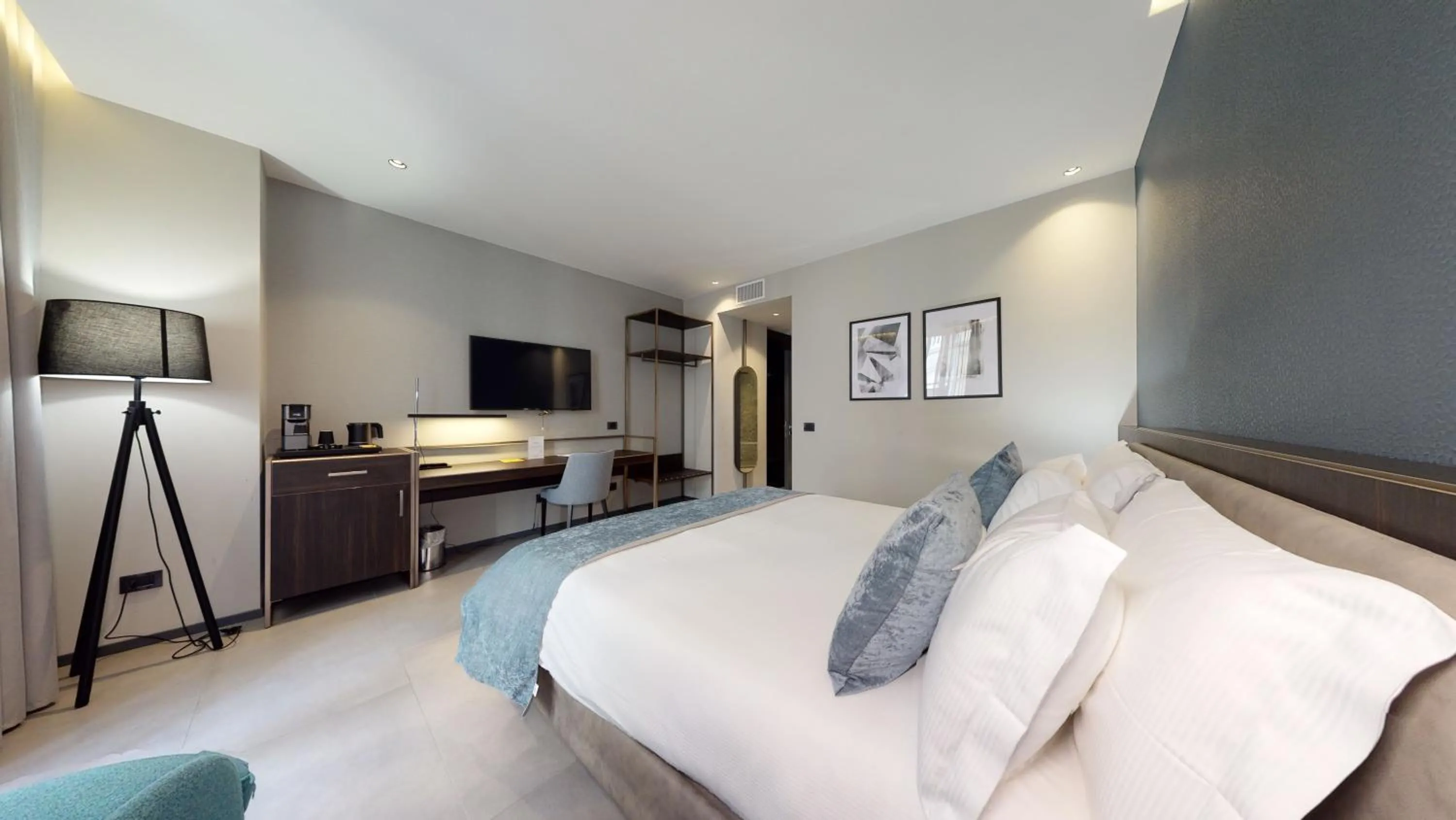 Photo of the whole room, Bed in GALLERIA The Smart Boutique APARTHOTEL By OSPITAMI