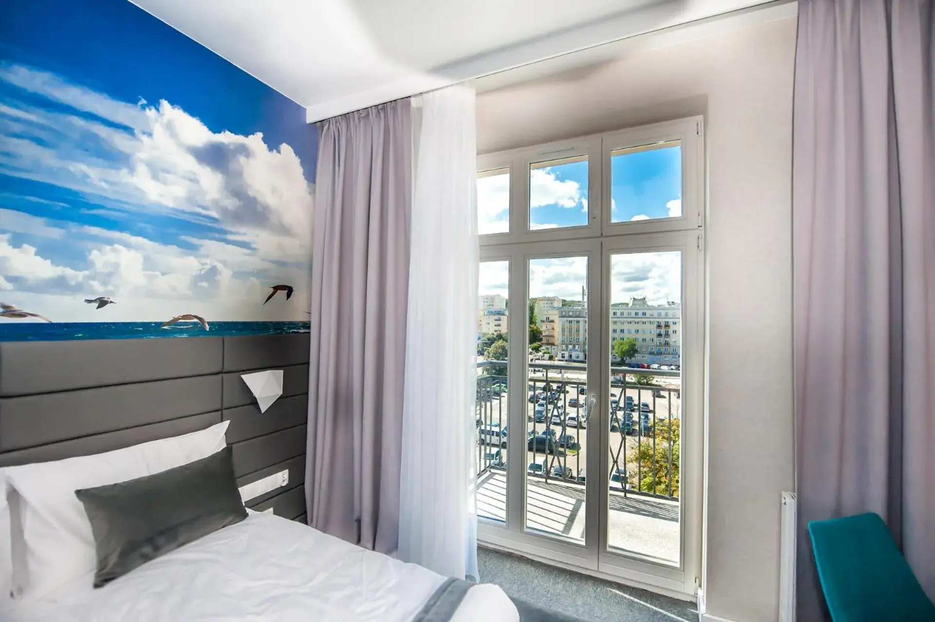 Coffee/tea facilities, Bed in Hotel Gdynia Boutique Coffee/tea facilities, Bed in Hotel Gdynia Boutique