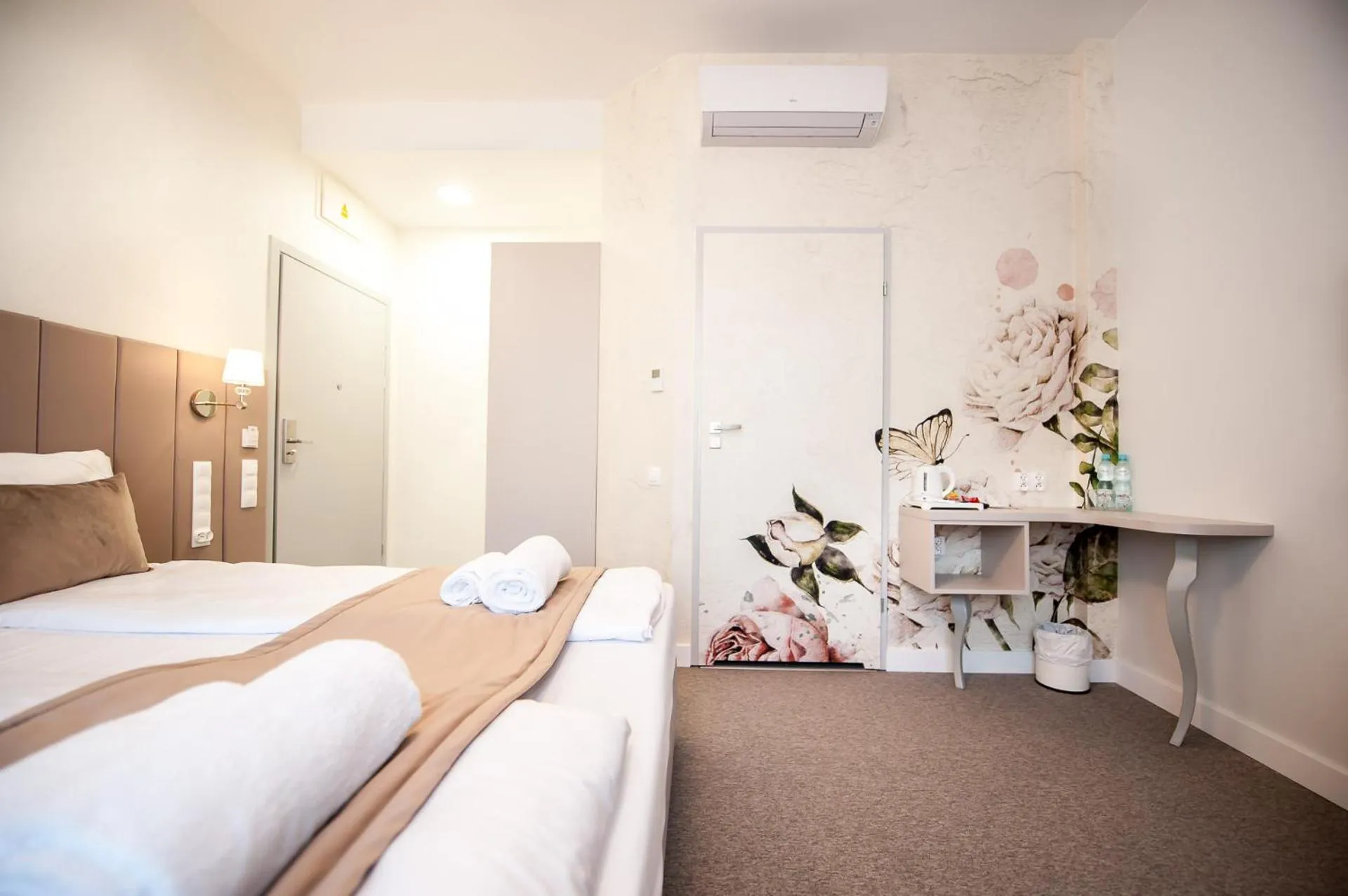 Coffee/tea facilities, Bed in Hotel Gdynia Boutique