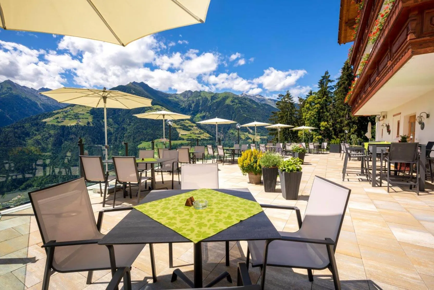 Restaurant/places to eat in Mountain Village Hasenegg