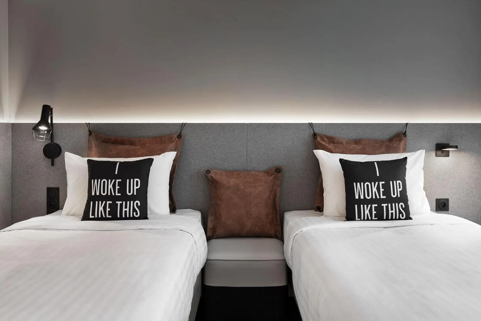 Bedroom, Bed in Moxy Lyon Airport