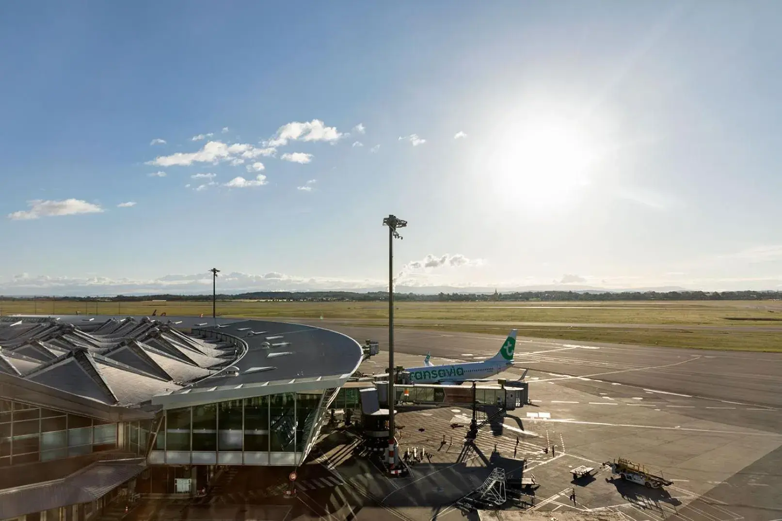 Moxy Queen Room with Runway View in Moxy Lyon Airport Moxy Queen Room with Runway View in Moxy Lyon Airport