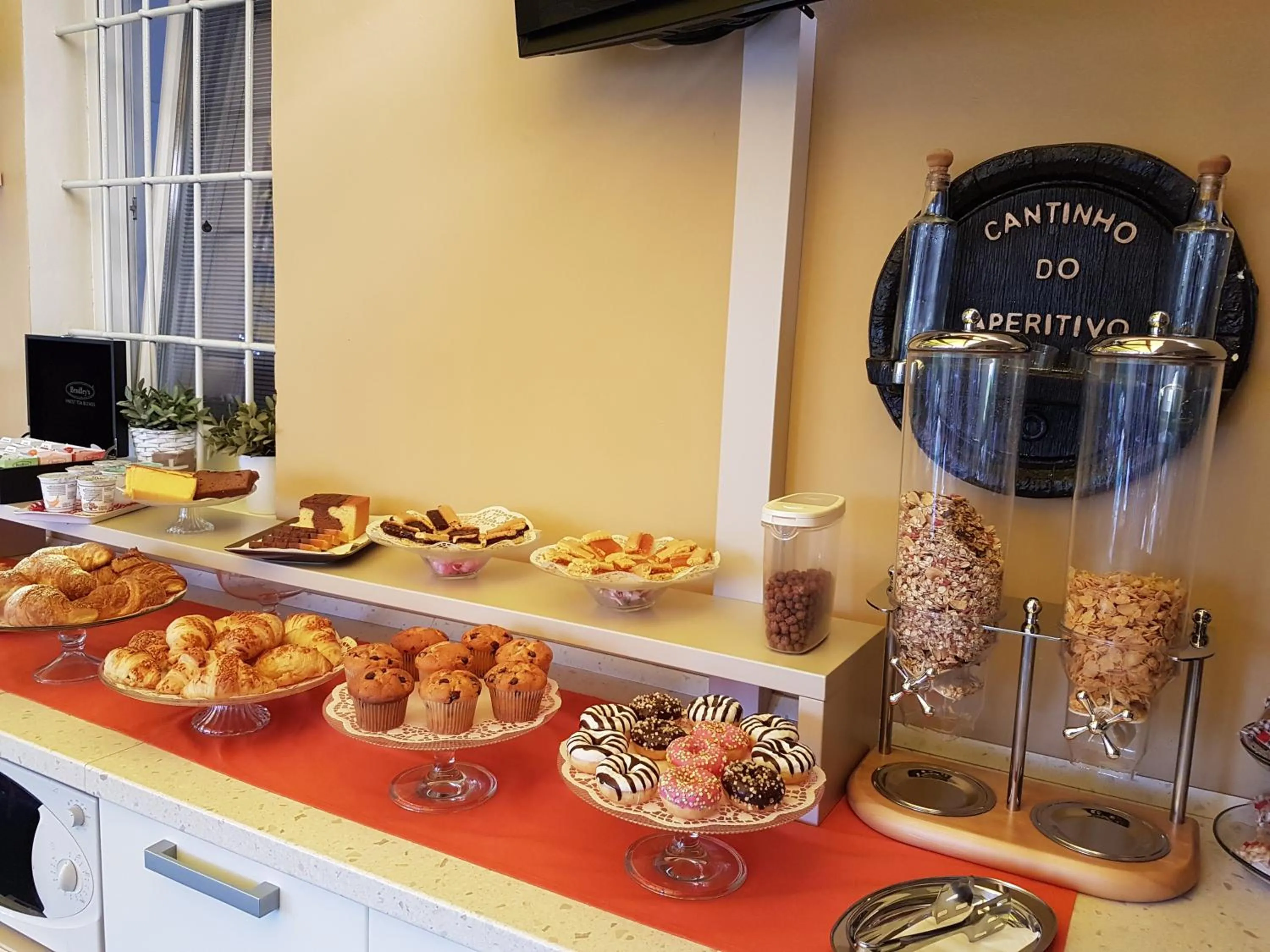 Buffet breakfast in Garda Dream