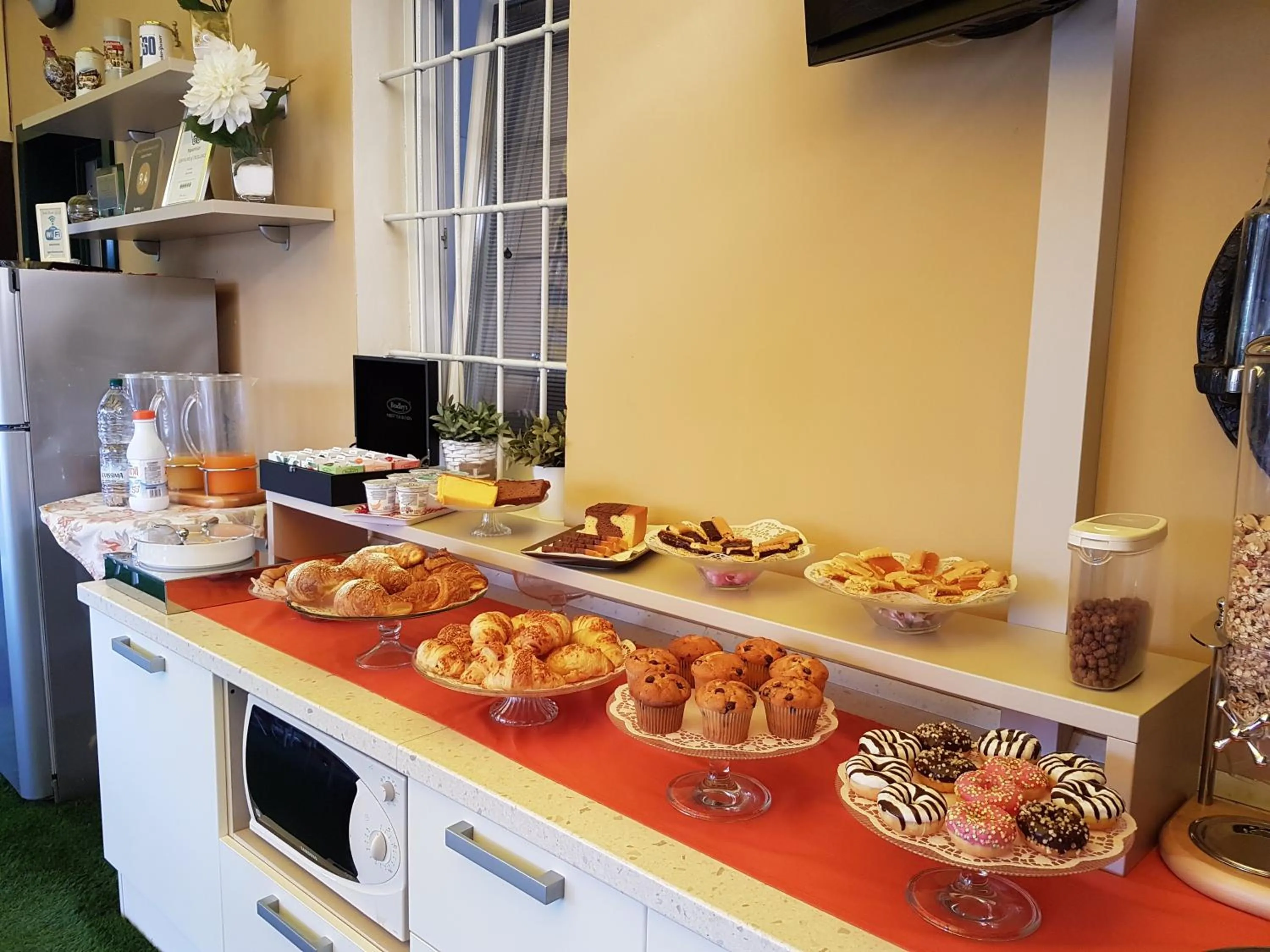 Buffet breakfast in Garda Dream