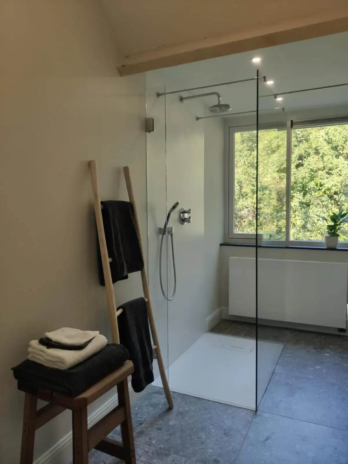 Double Room with Private Bathroom in Modern Palace Emma Staete Double Room with Private Bathroom in Modern Palace Emma Staete