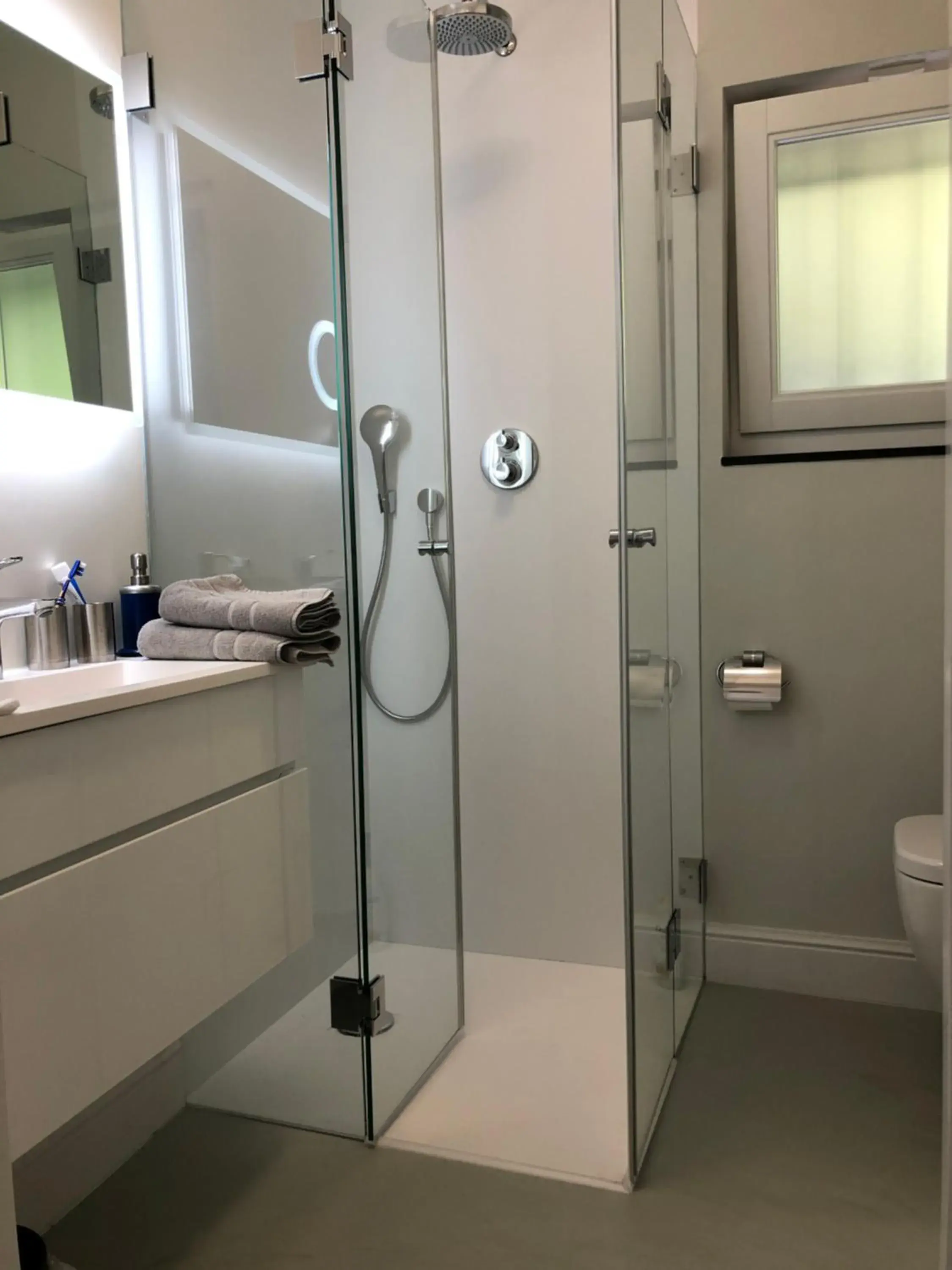 Double Room with Private External Bathroom in Modern Palace Emma Staete Double Room with Private External Bathroom in Modern Palace Emma Staete