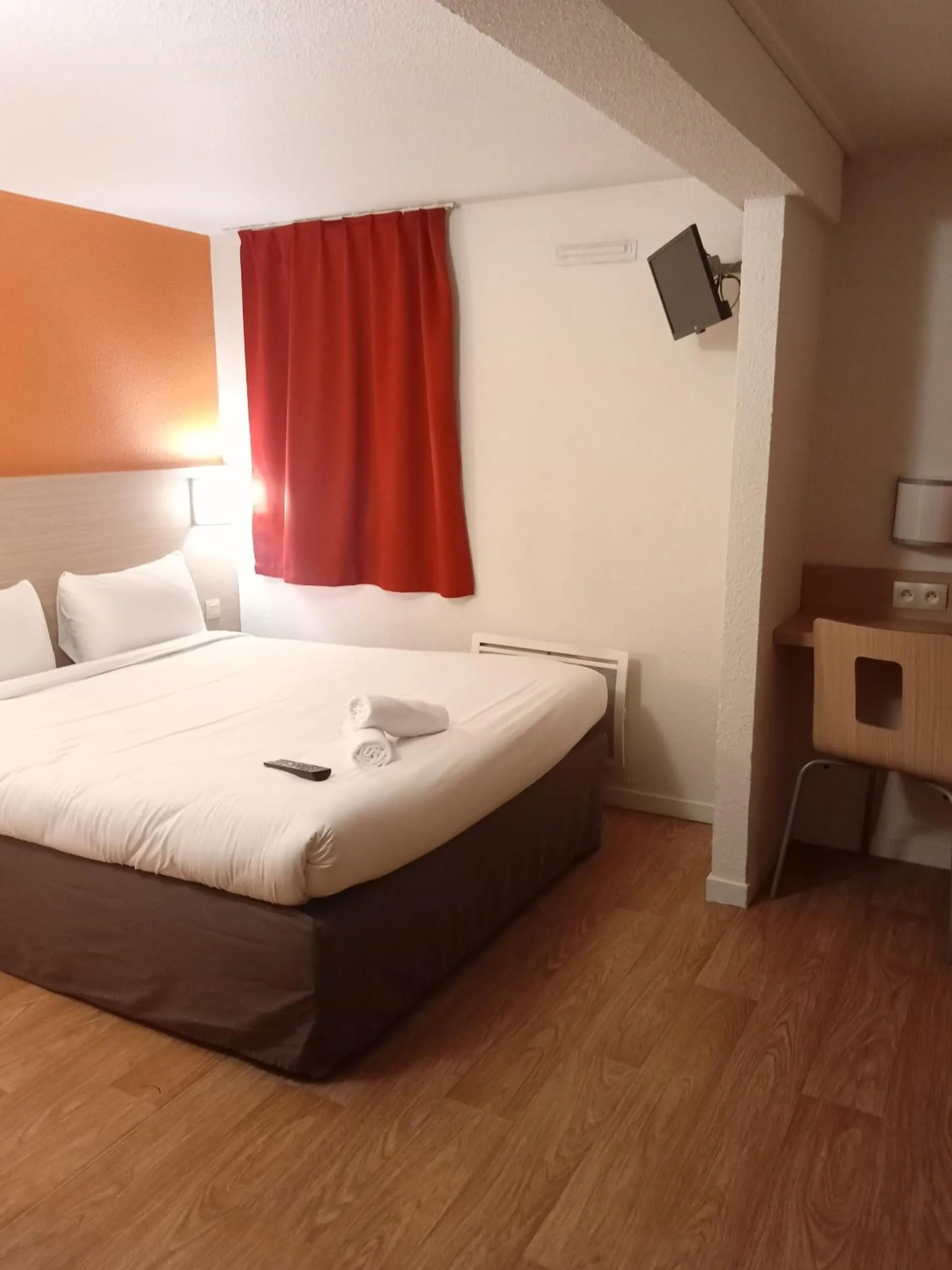 Bed in Premiere Classe Saint Brice Sous Foret