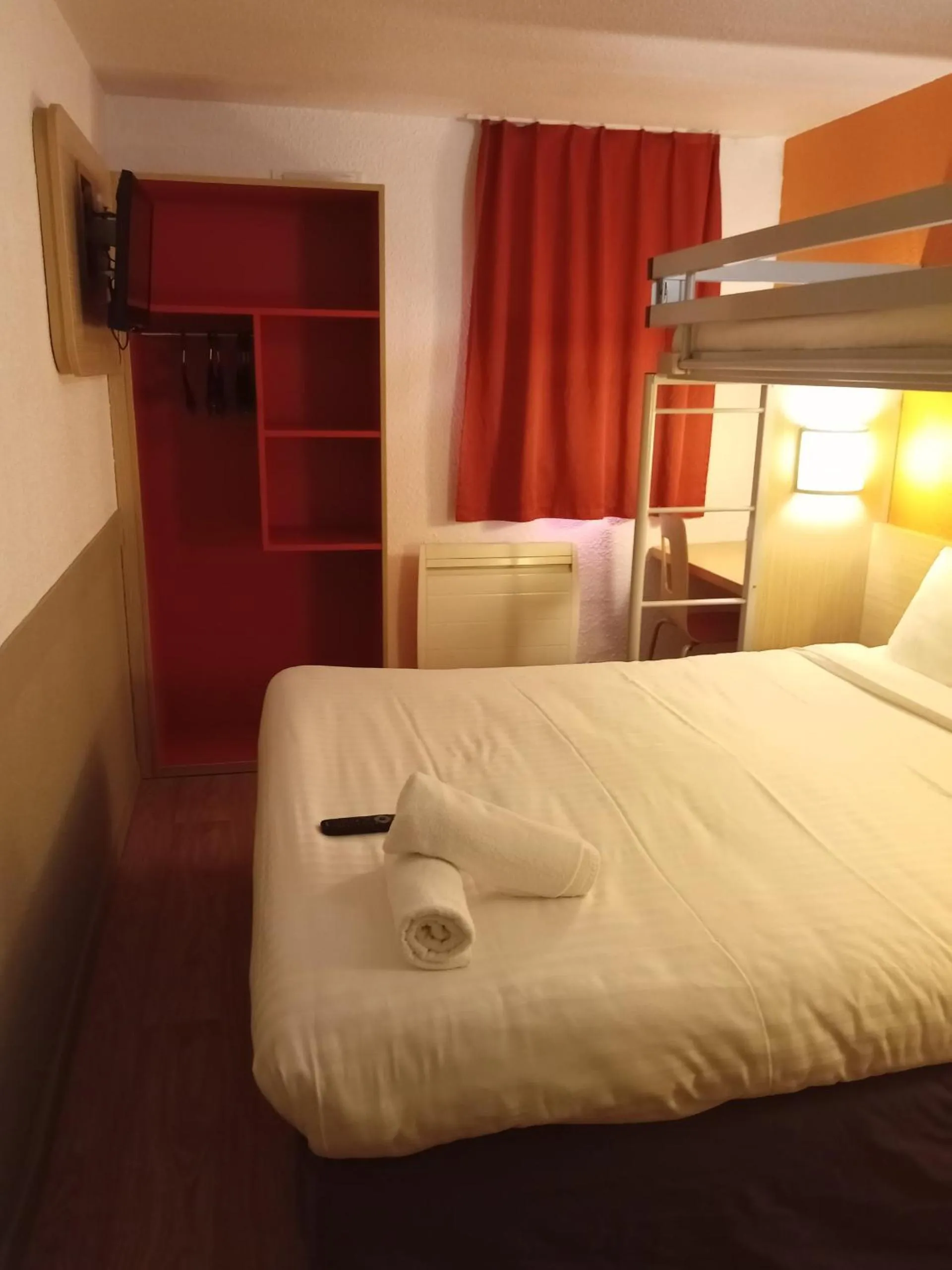 Bed in Premiere Classe Saint Brice Sous Foret