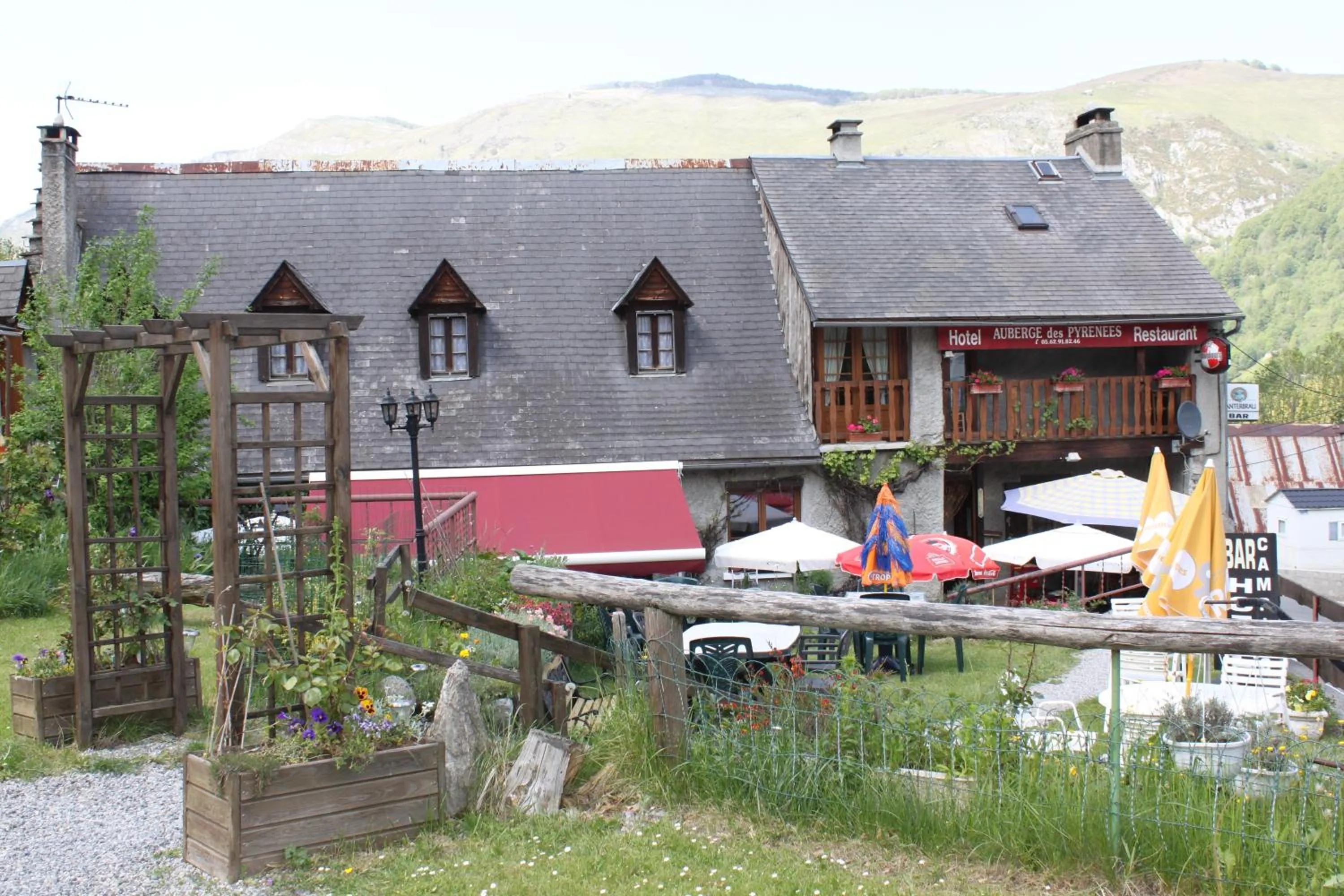 Garden in Auberge des Pyrénées