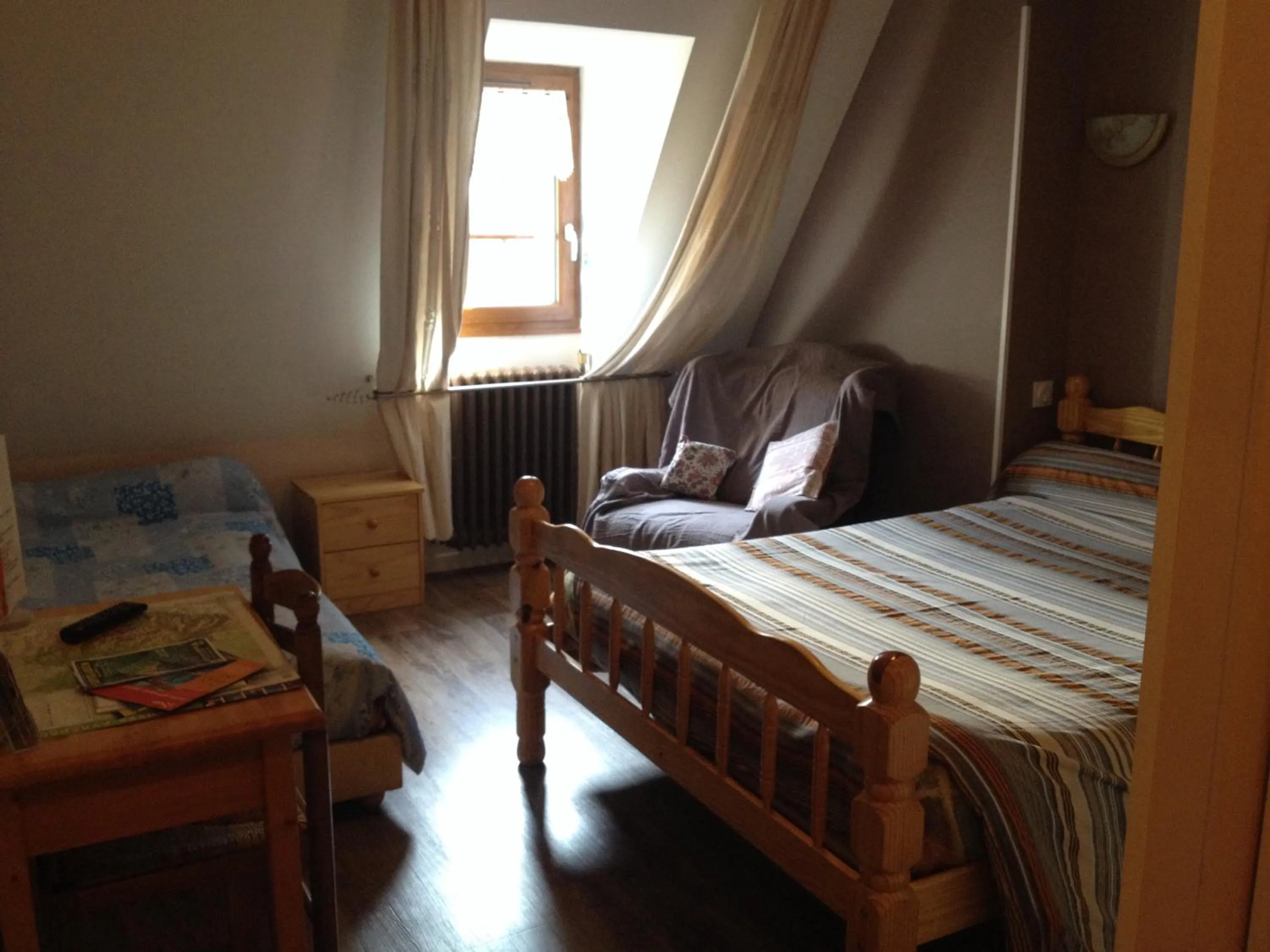 Bed in Auberge des Pyrénées