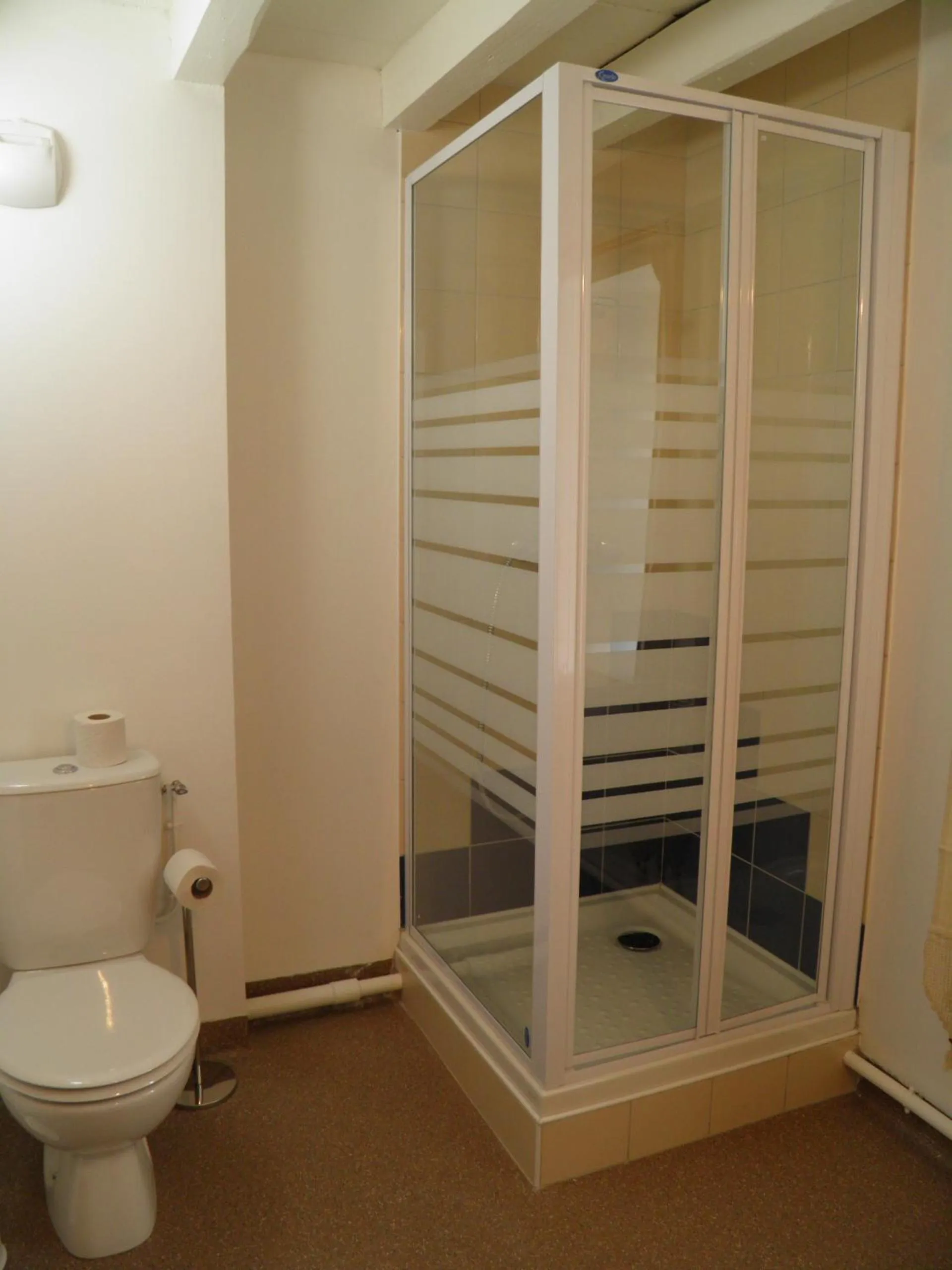 Toilet in Auberge des Pyrénées