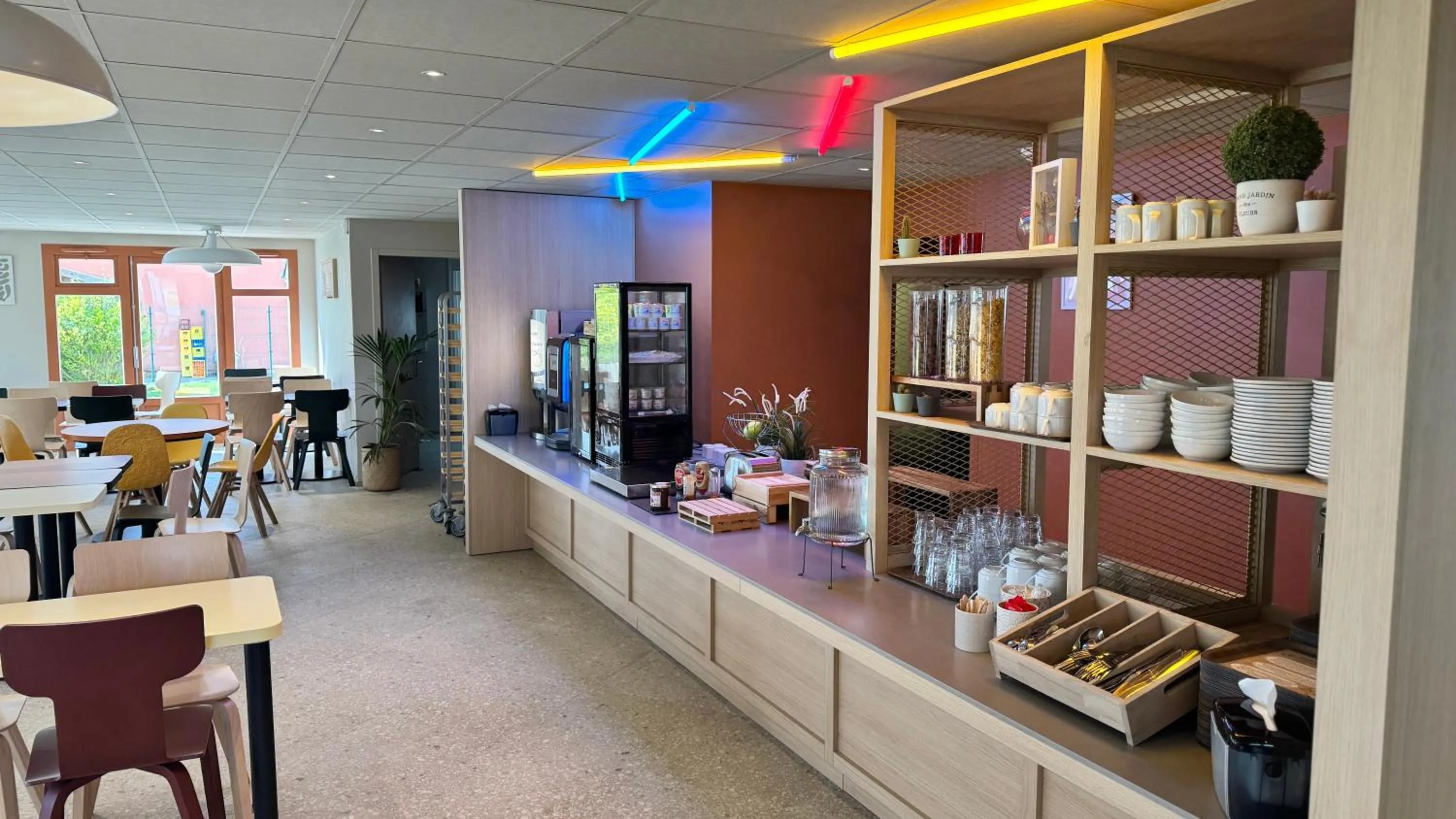 Buffet breakfast in Première Classe Roissy Survilliers Saint Witz