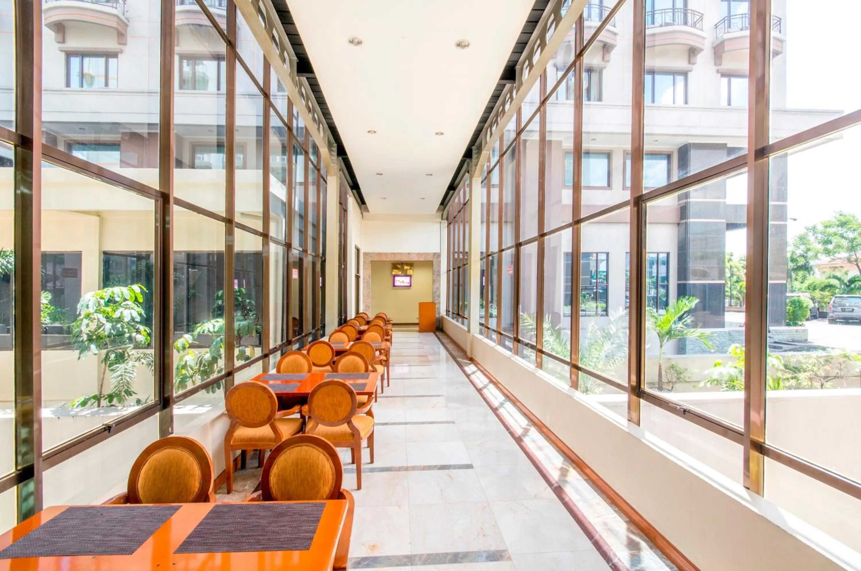 Restaurant/places to eat in Mega Anggrek Hotel Jakarta Slipi