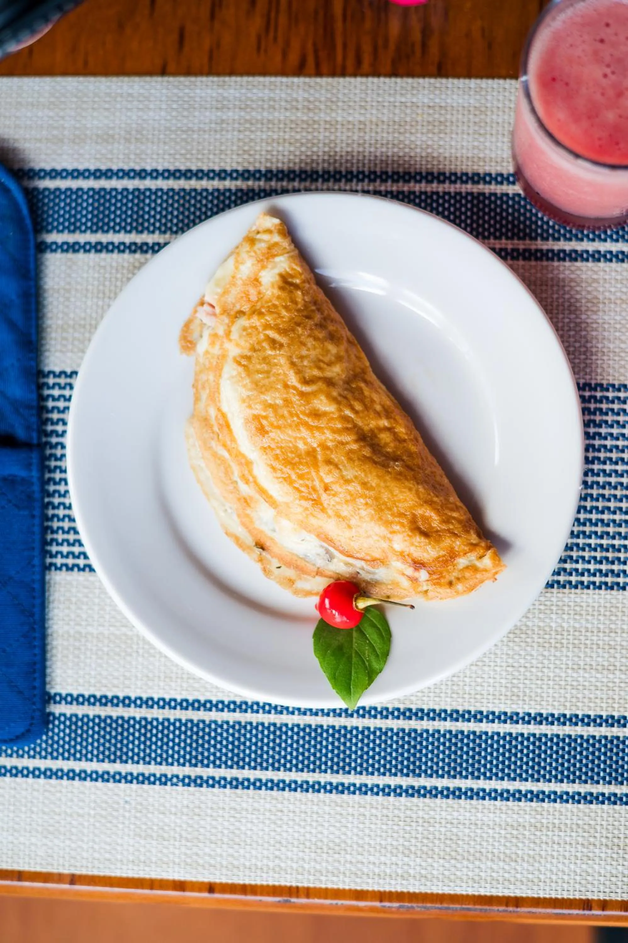 Restaurant/places to eat in Pousada Alto da Floresta Noronha by Alto da Ilha