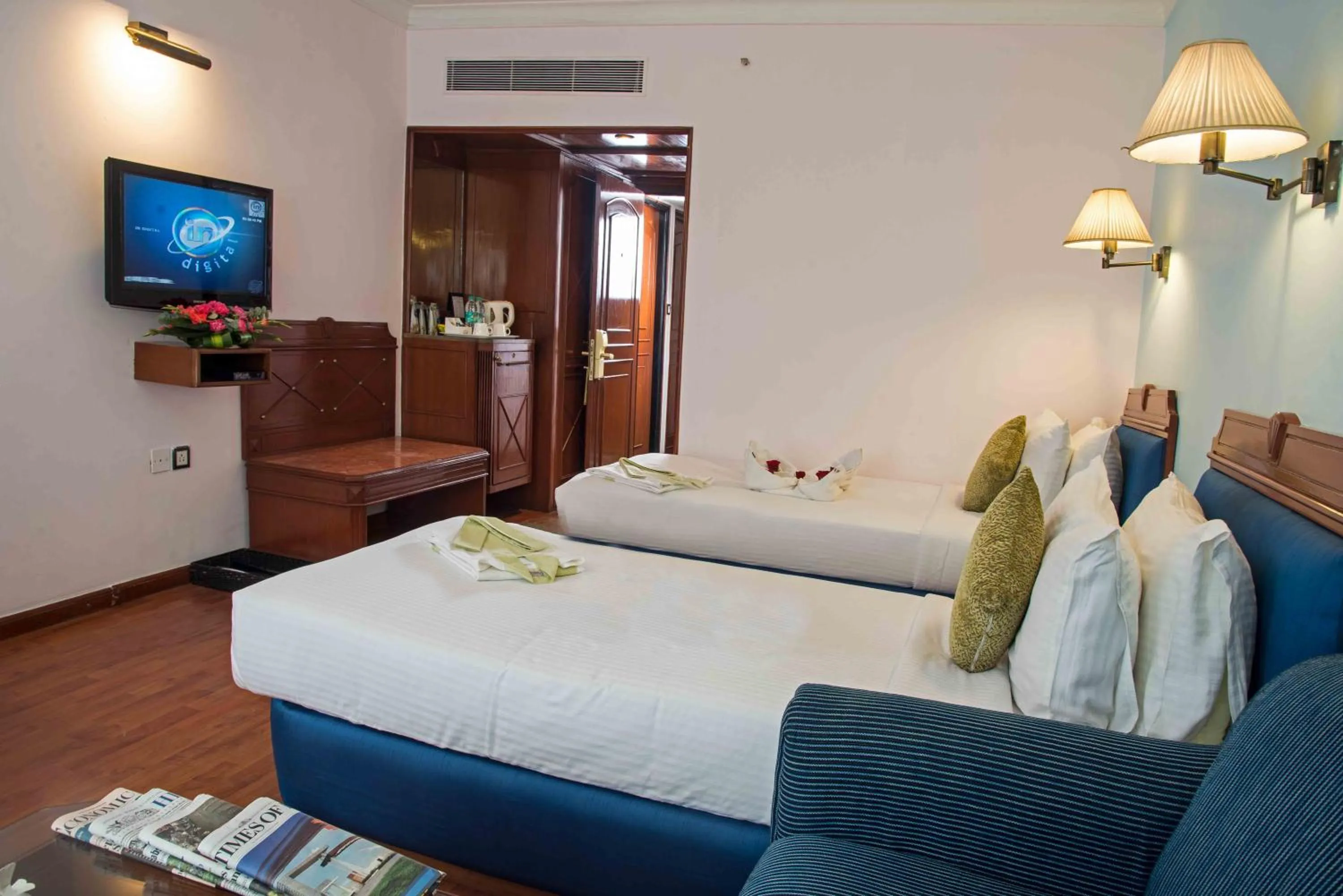 Photo of the whole room, Bed in The Chancery Hotel