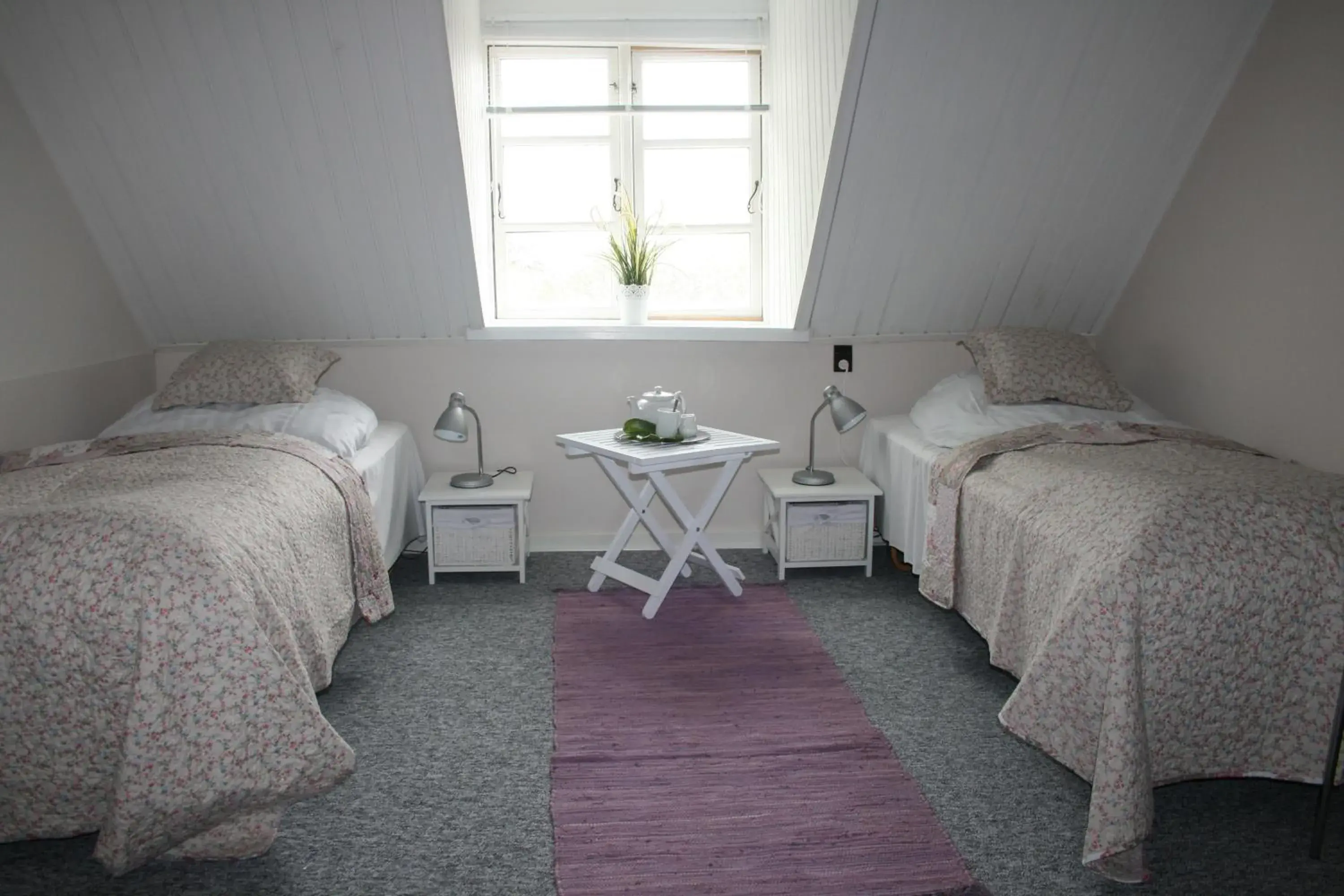 Economy Twin Room with Shared Bathroom in Hotel Ærøhus Economy Twin Room with Shared Bathroom in Hotel Ærøhus