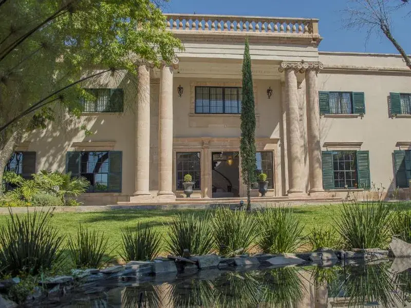 Mansión E. Borbón Mansión E. Borbón