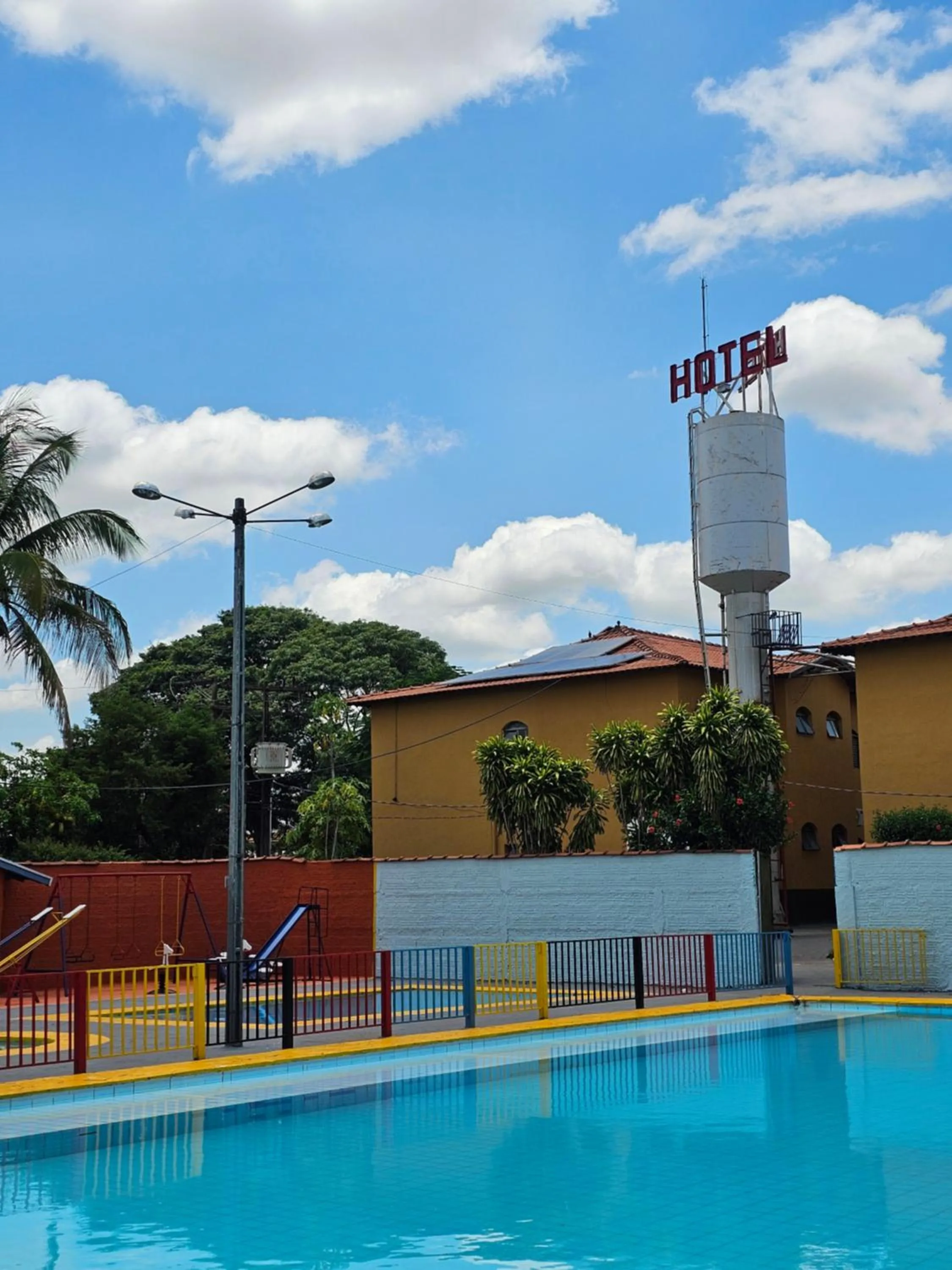 Swimming pool in Esplanada Hotel
