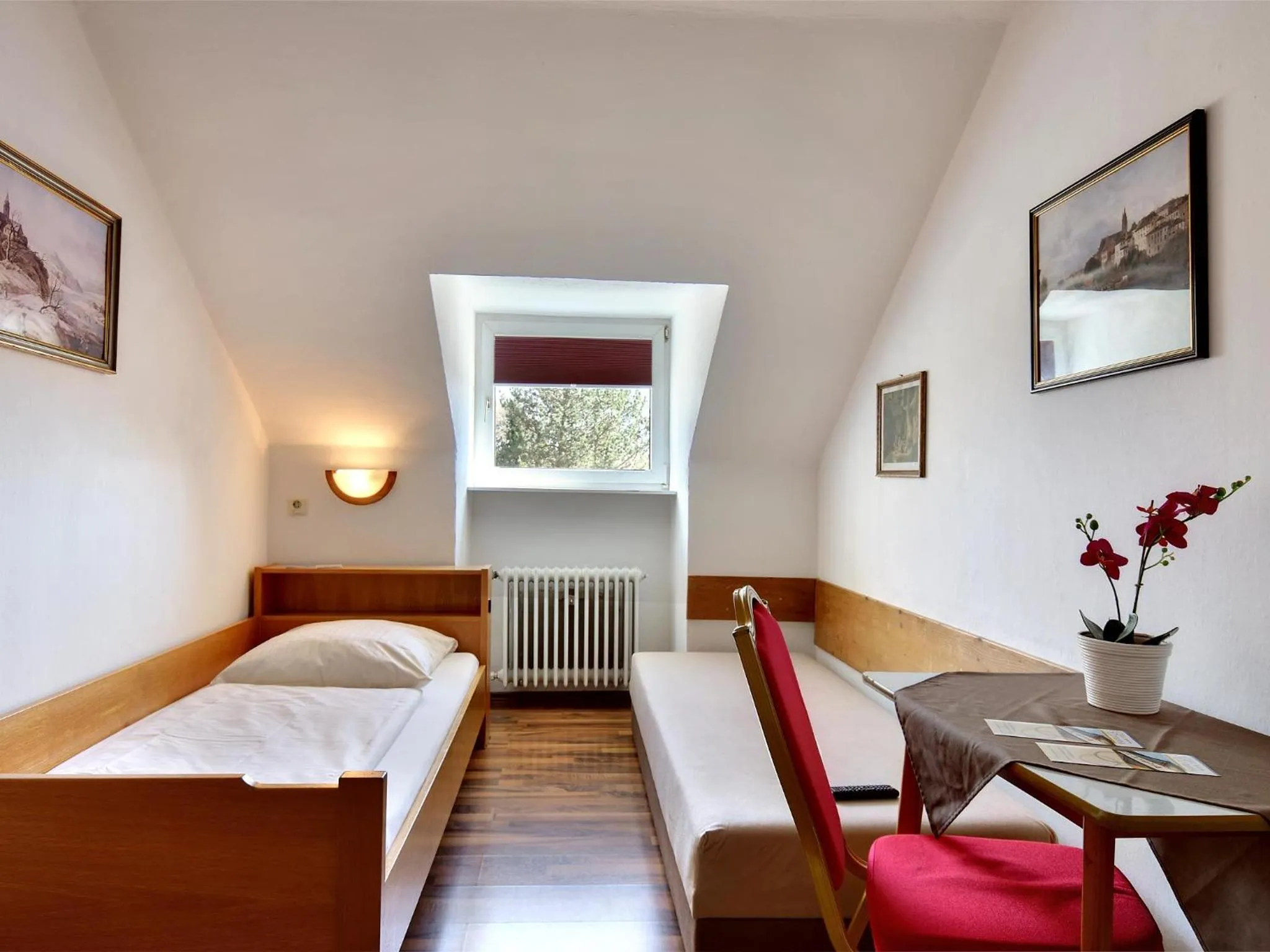 Photo of the whole room, Bed in Hotel Olympia