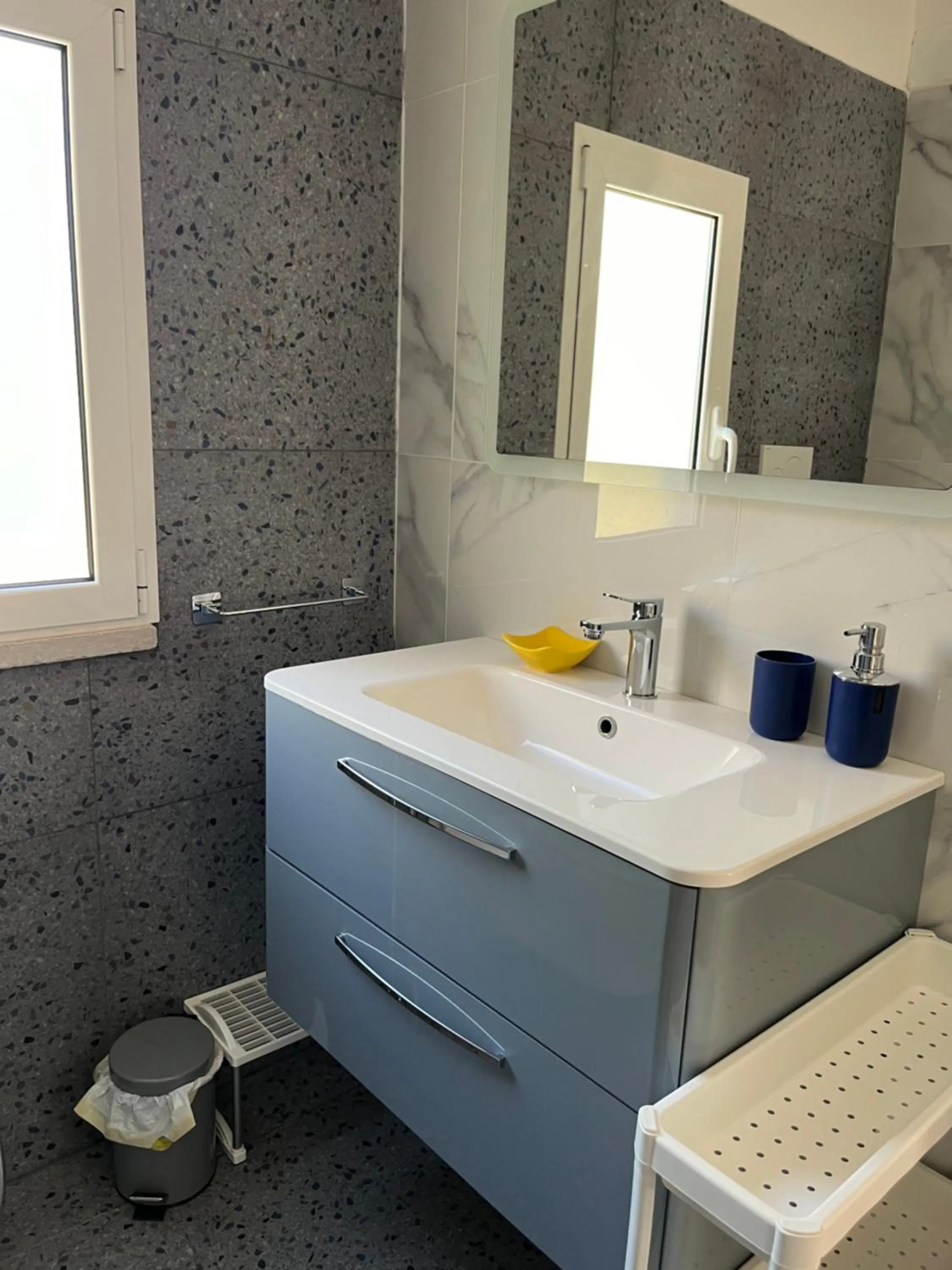 Bathroom in B&B Villa Mediterranea with parking space