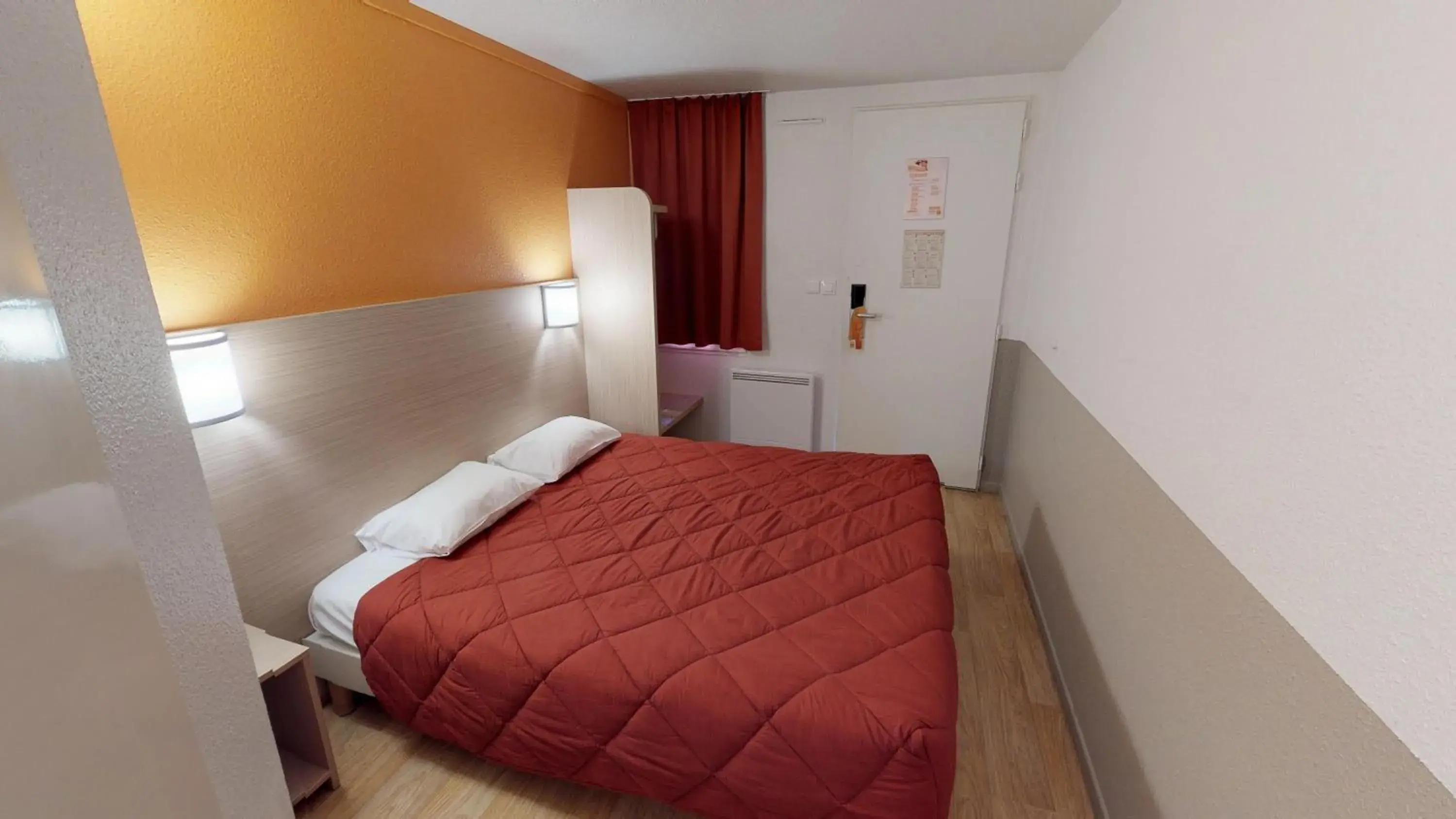 Bedroom, Bed in Premiere Classe Chantilly Sud Luzarches