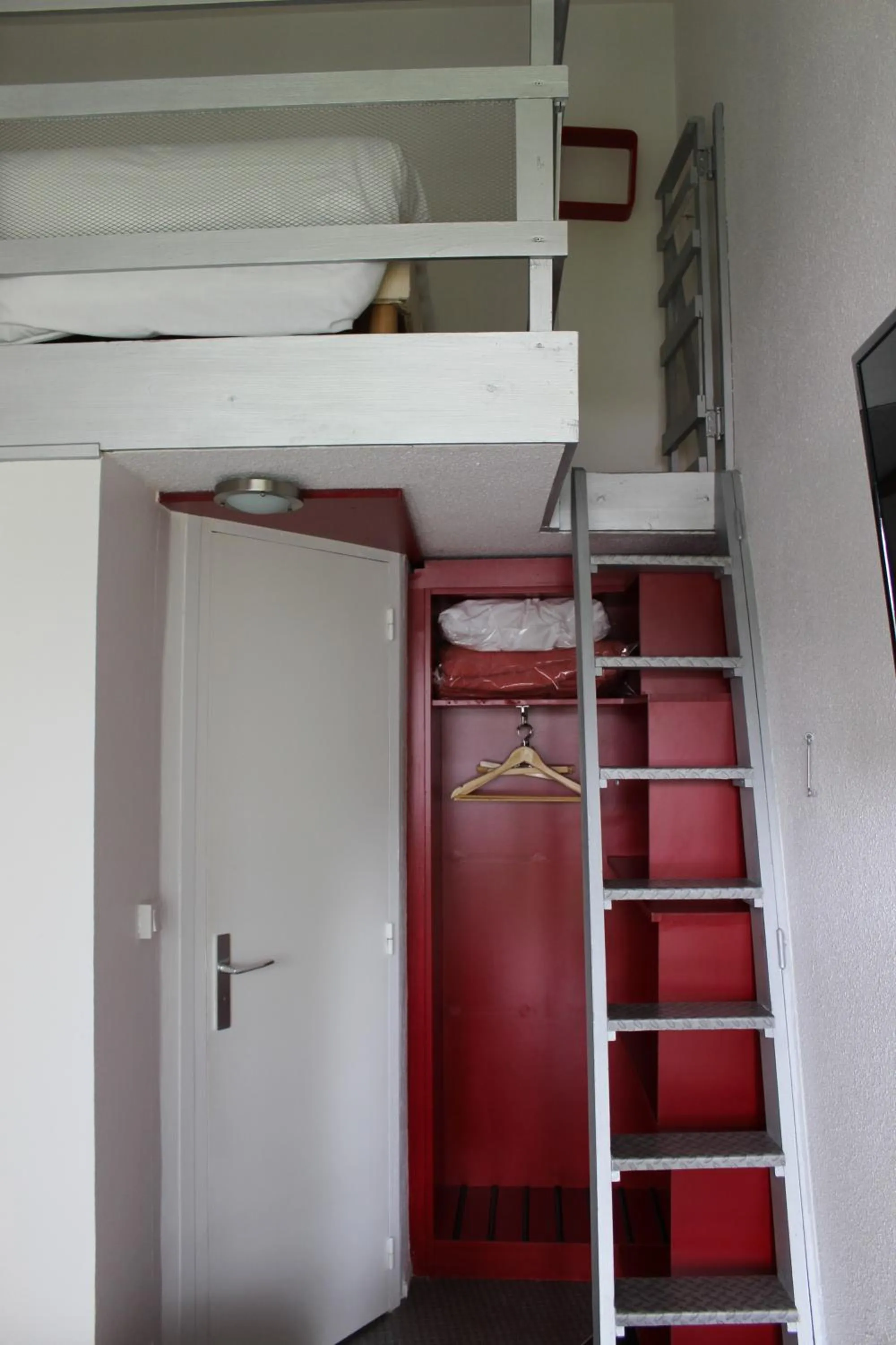 Bed in Kyriad Reims Est - Parc Expositions