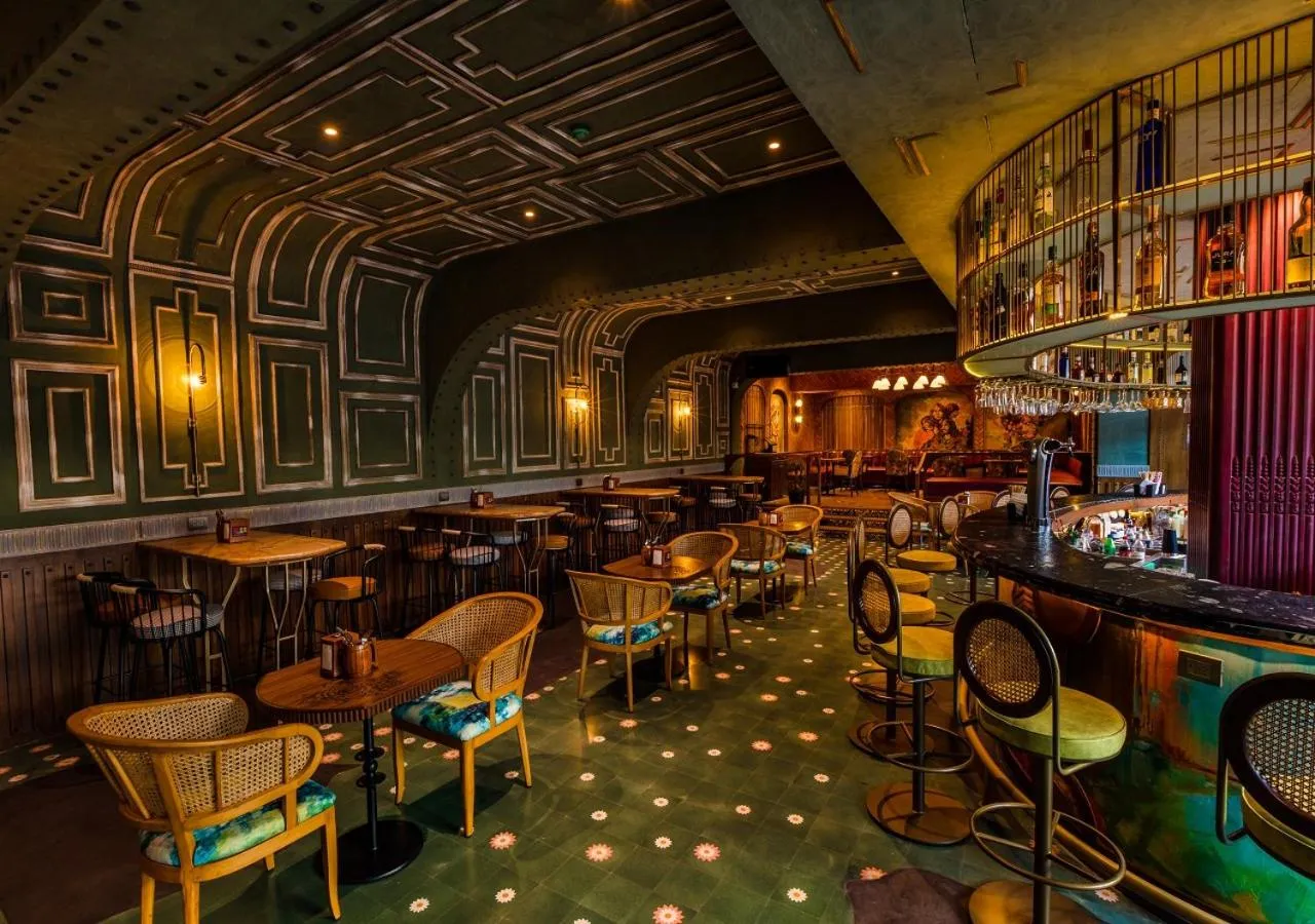 Lounge or bar in Goldfinch Hotel Mumbai